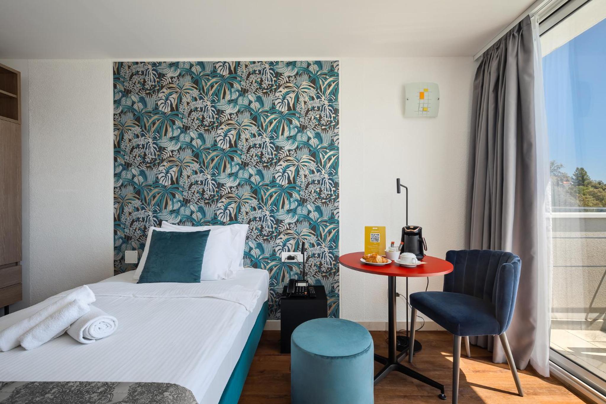 Deluxe Single Room with Sea View photo 2