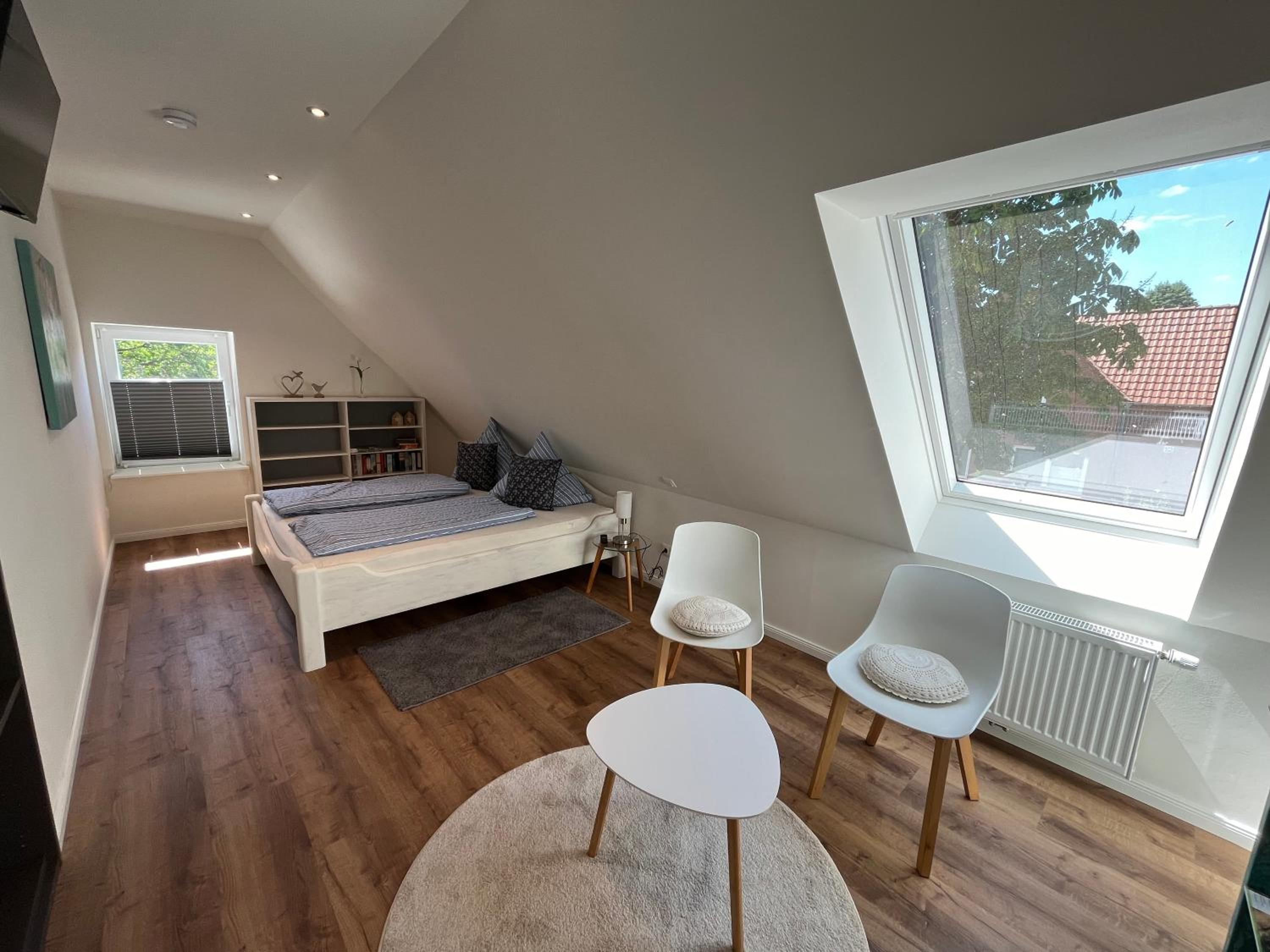 Double Room with Private Bathroom - Photo 15