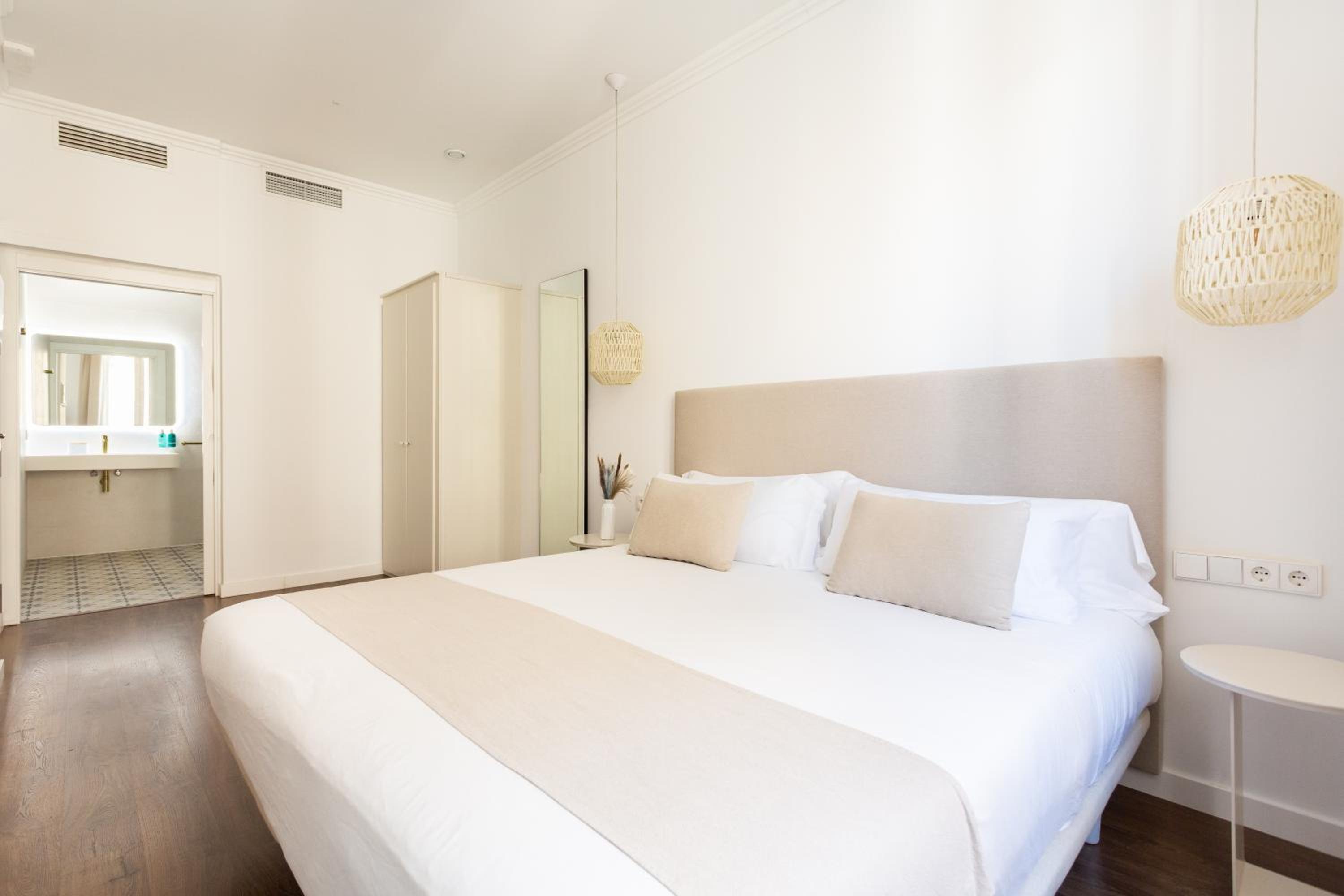 Deluxe Double Room - Photo 5