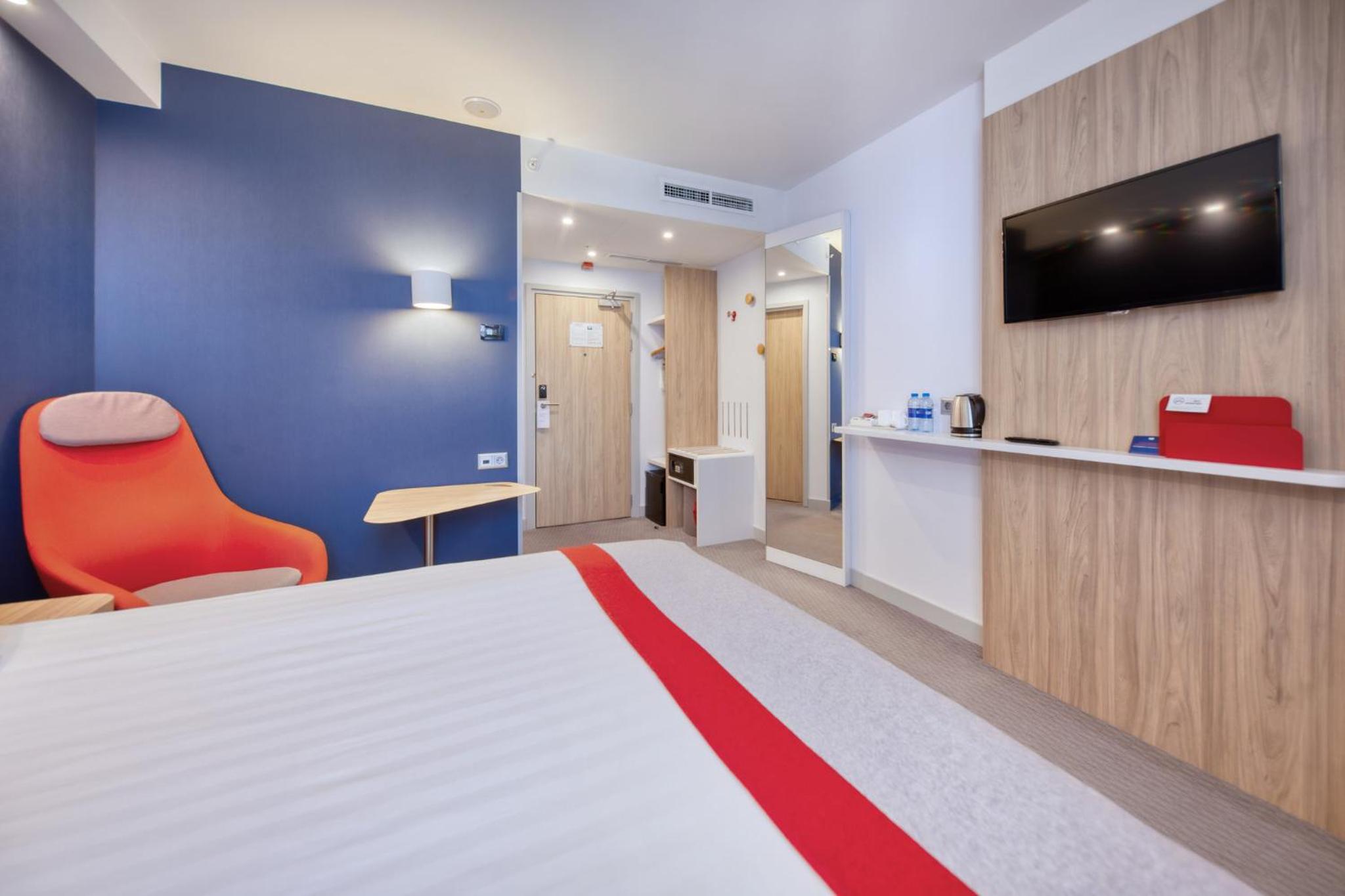 Standard Double Room with Free Breakfast - Accessible