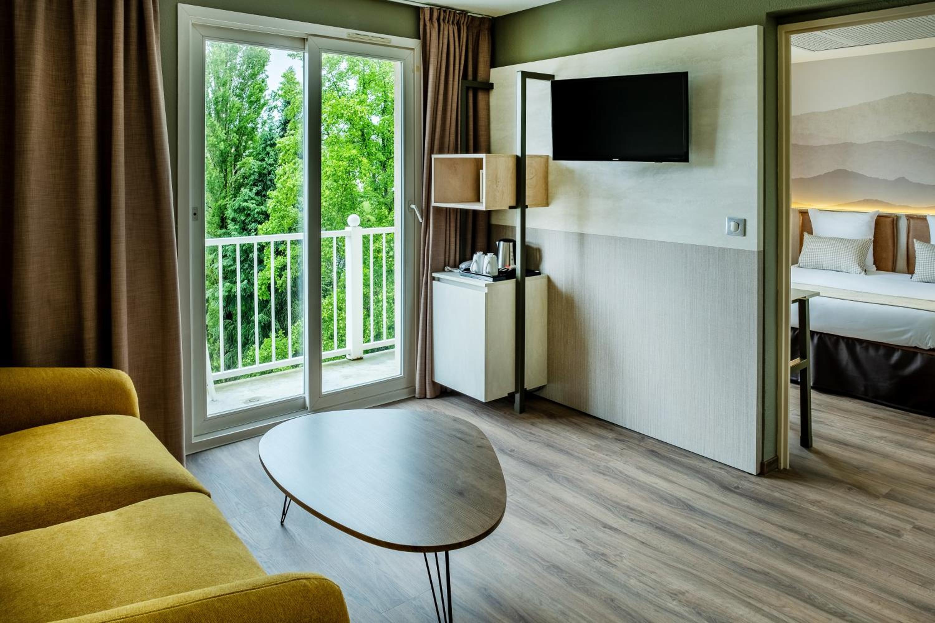Suite - Photo 6