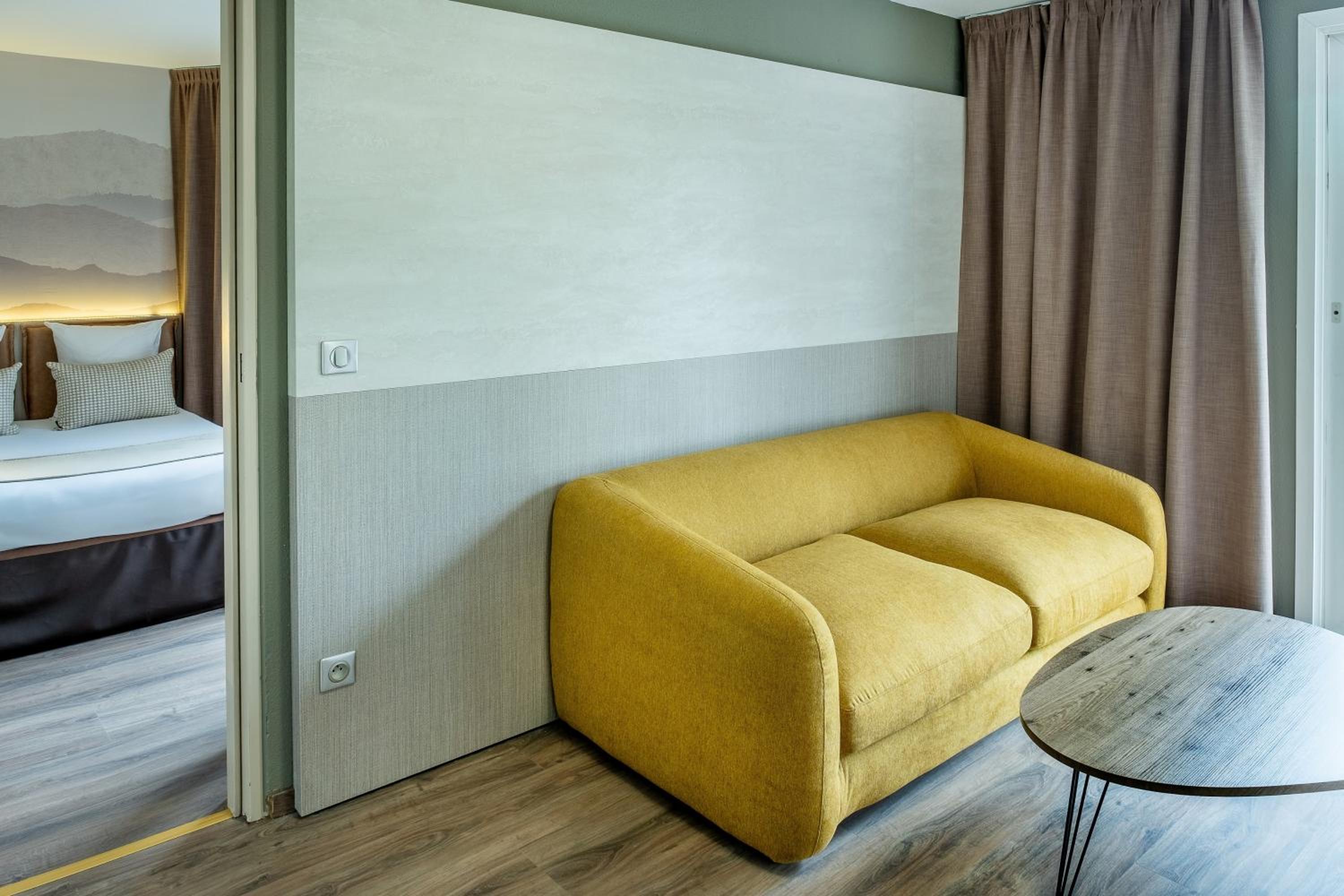 Suite - Photo 5