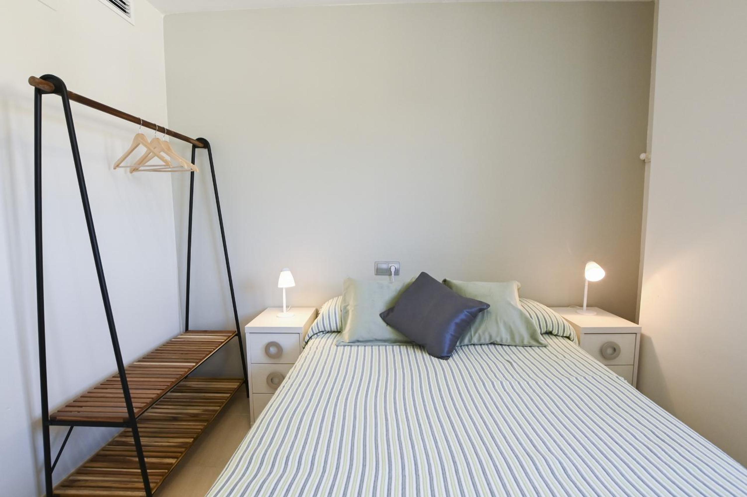 Apartamento de dos habitaciones con balcón