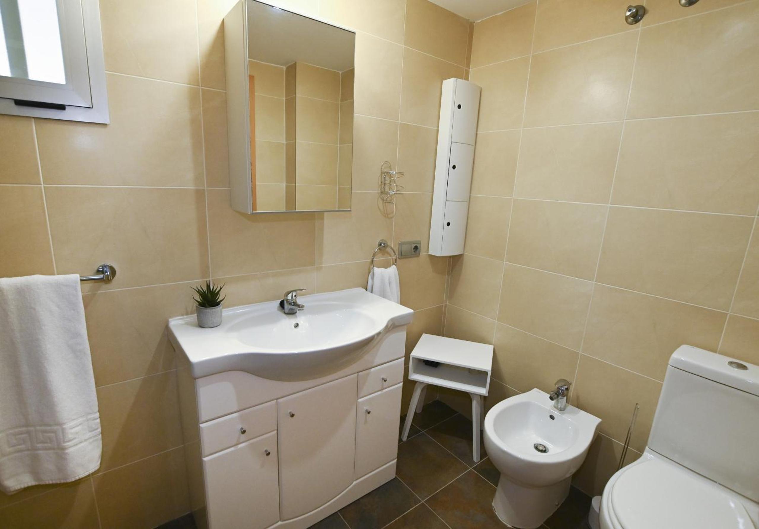 Two-Bedroom Apartment with Balcony photo 3