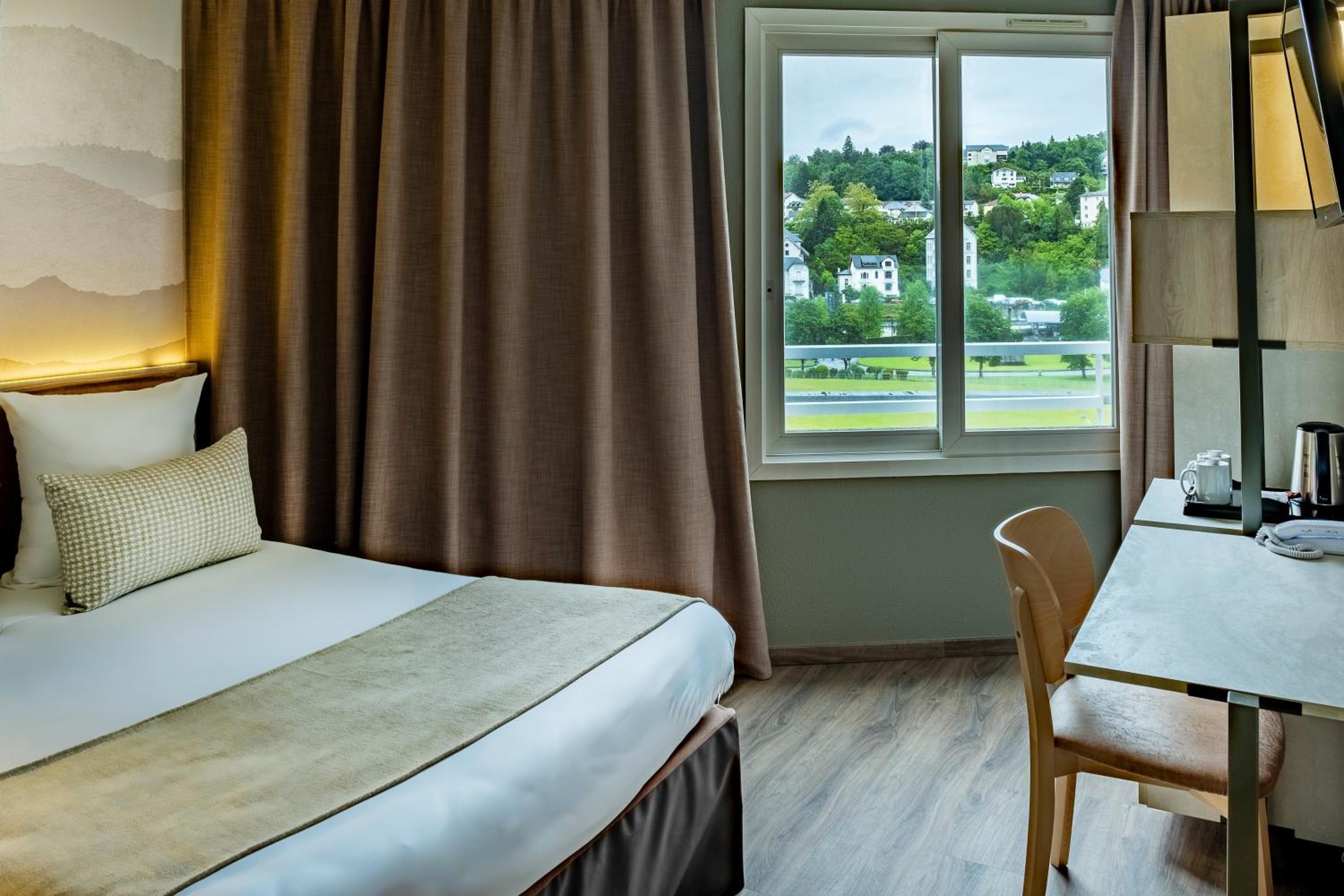Double or Twin Comfort Room - Photo 1