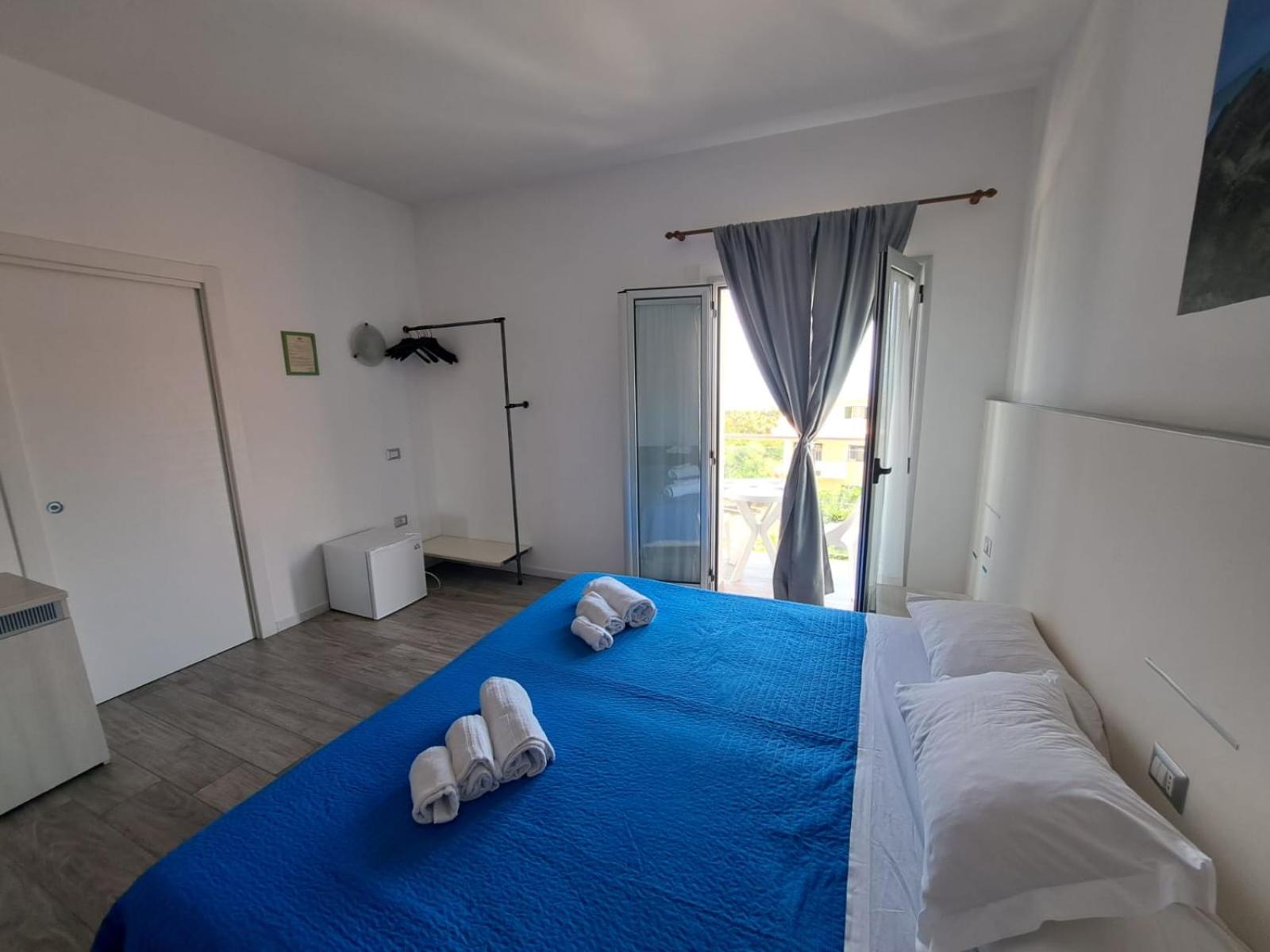Double or Twin Room - Photo 10