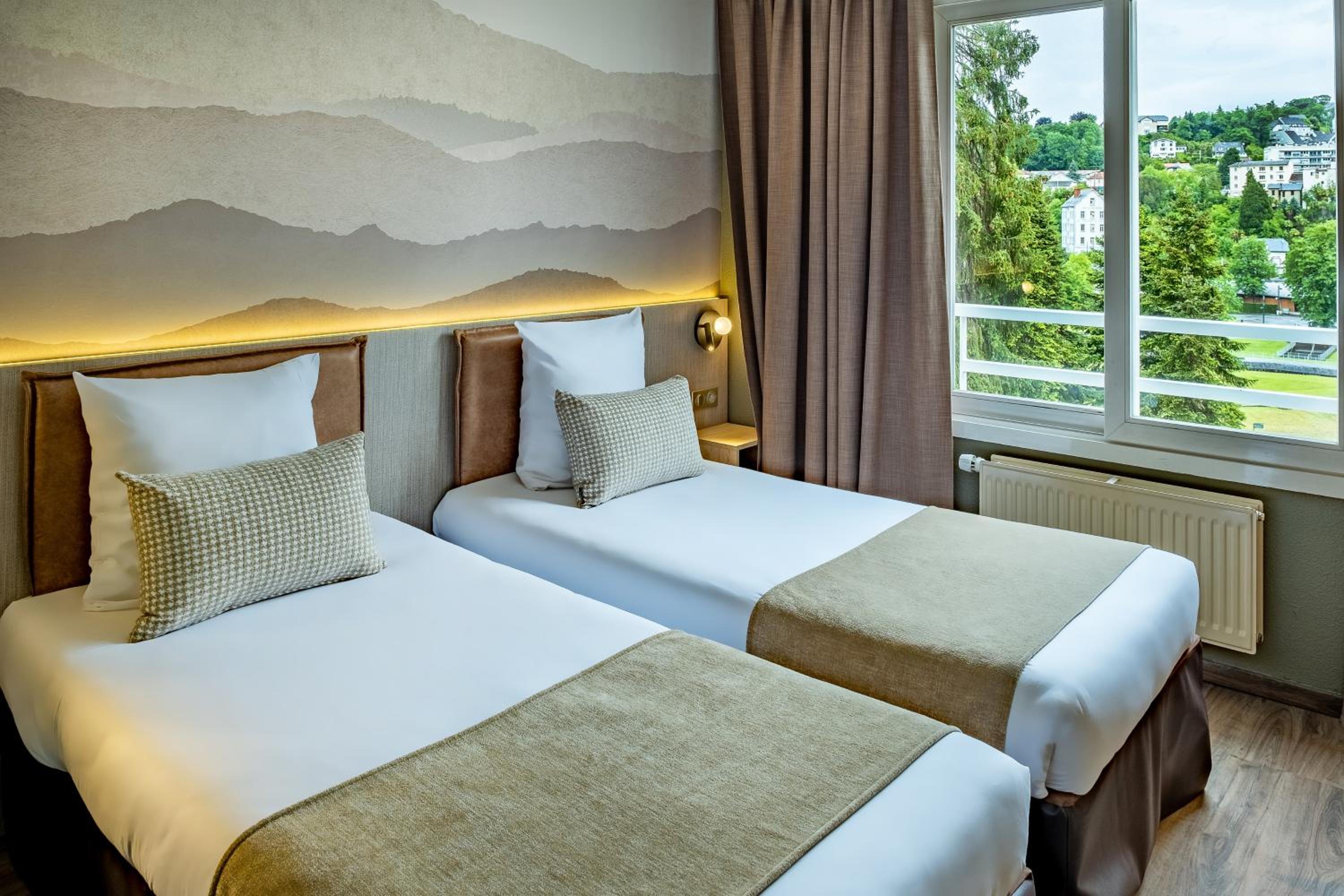Double or Twin Comfort Room - Photo 9