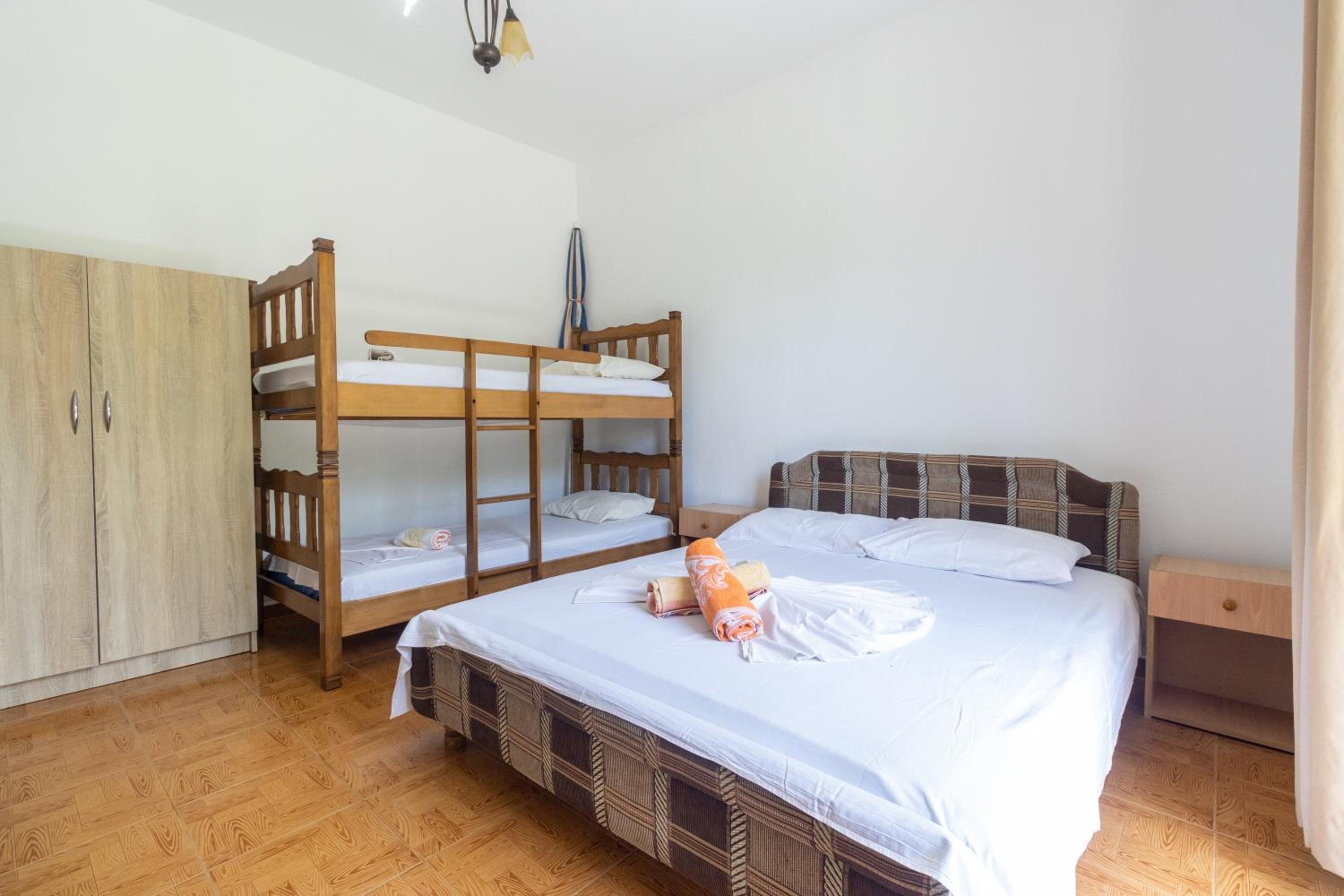 Quadruple Room with Private Bathroom