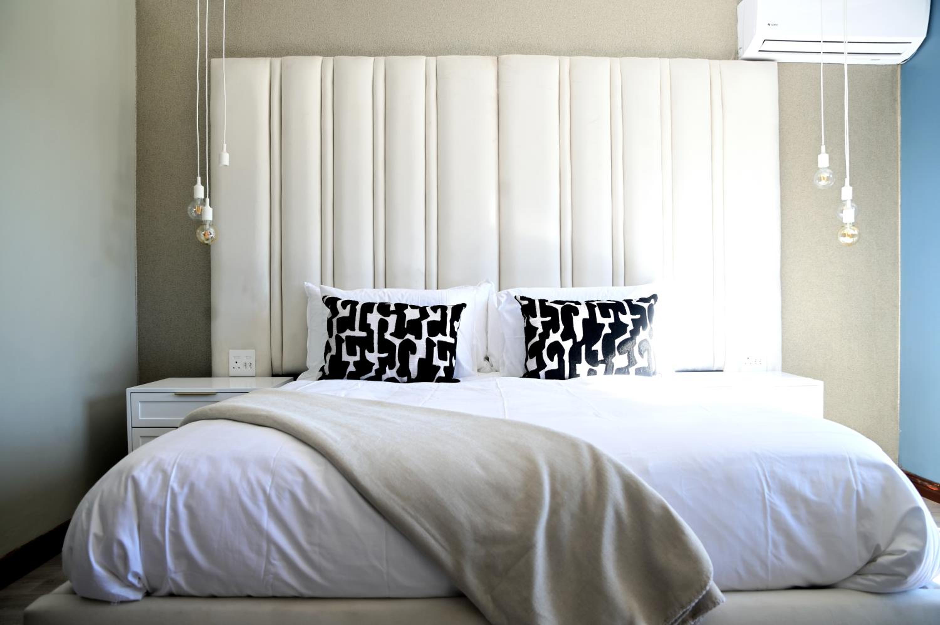 Deluxe King Room photo 2
