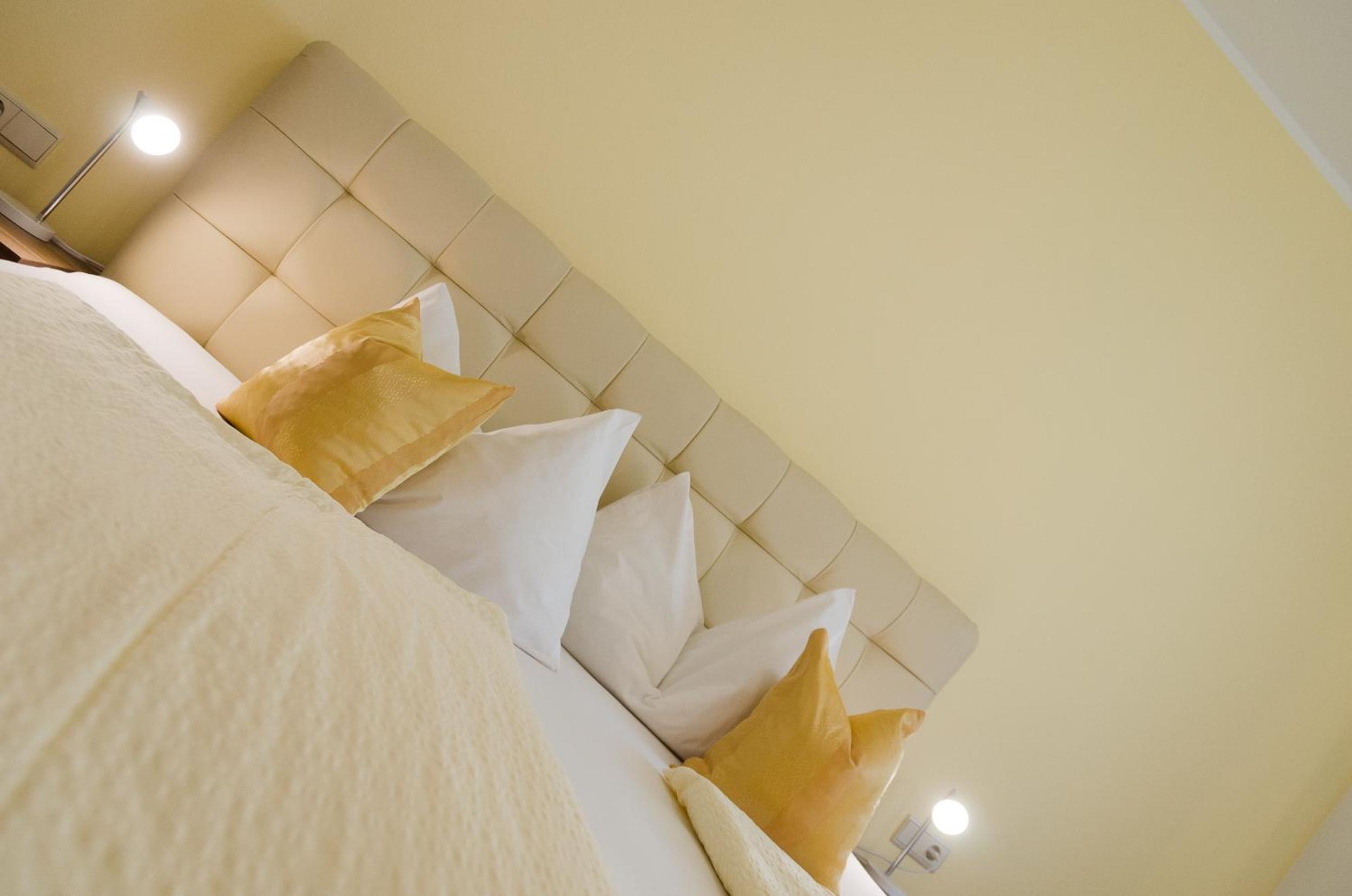 Superior One-Bedroom Apartment with Balcony