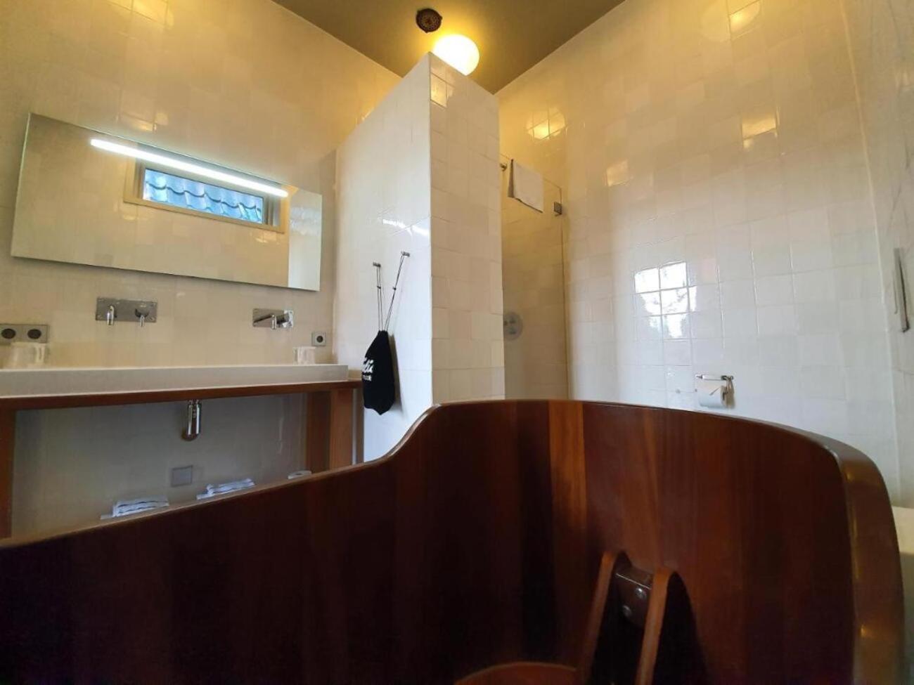 Deluxe Double Room with Bath - Photo 2