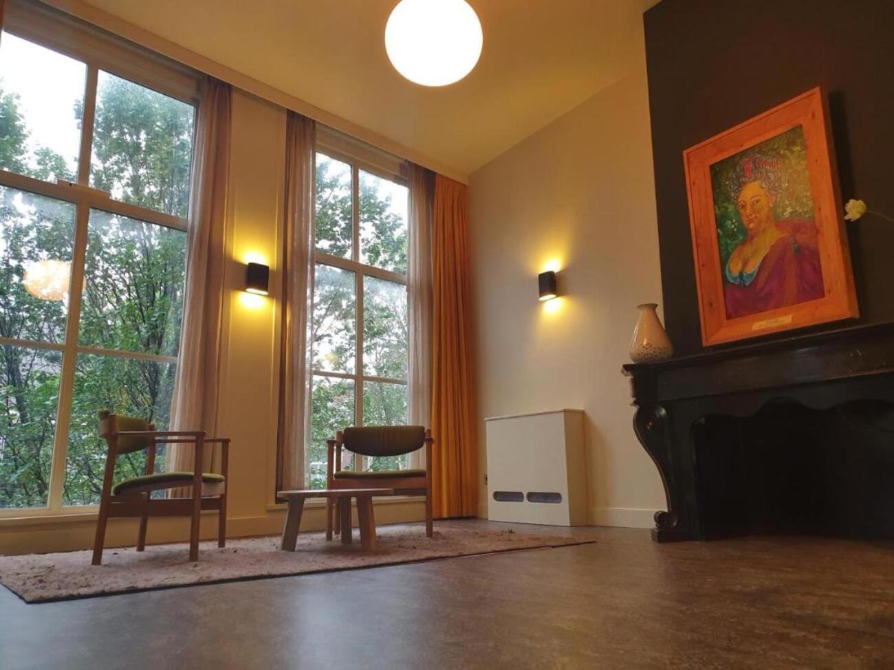 Deluxe Double Room with Bath - Photo 11