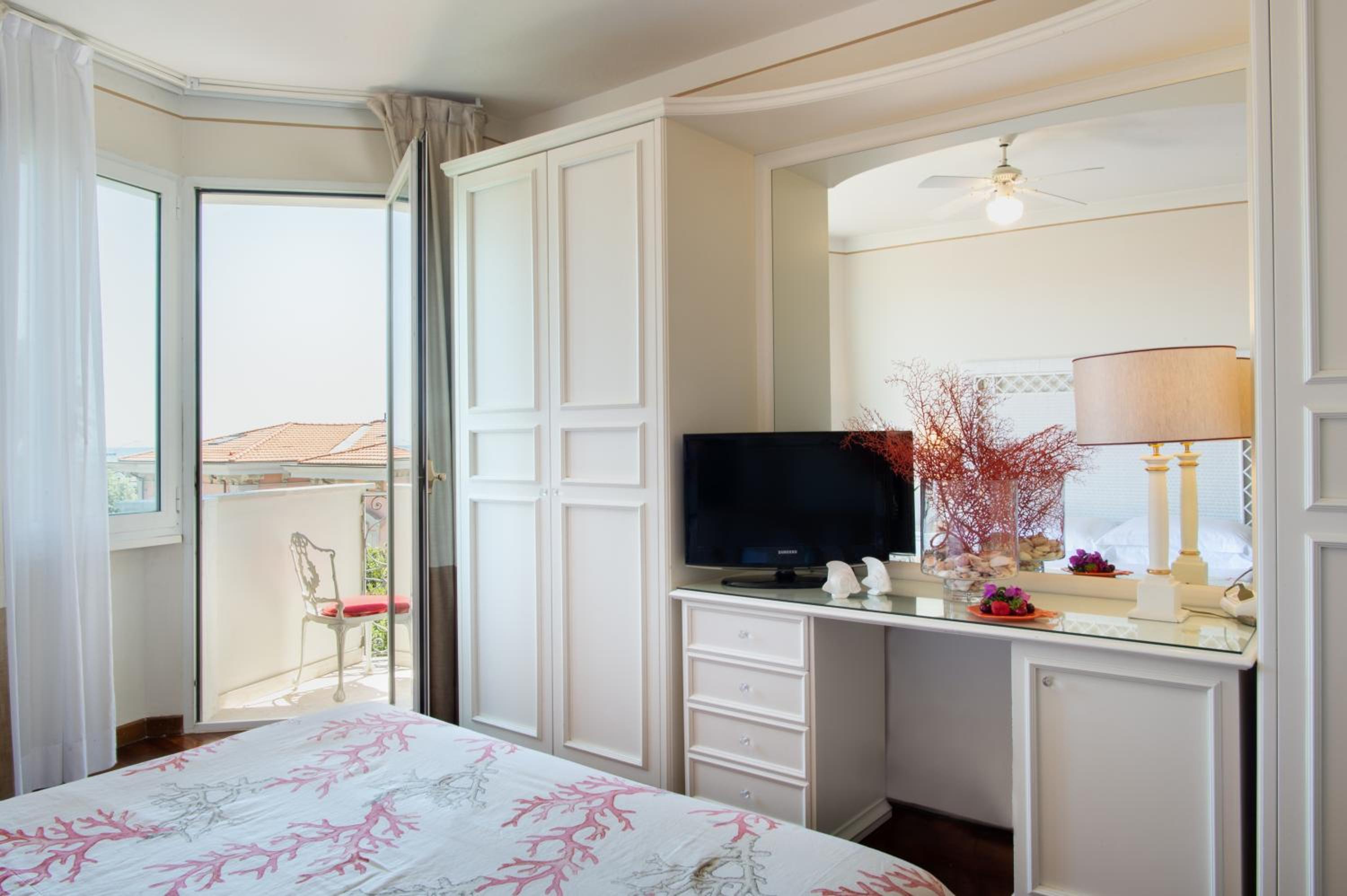 Triple Room - Photo 2