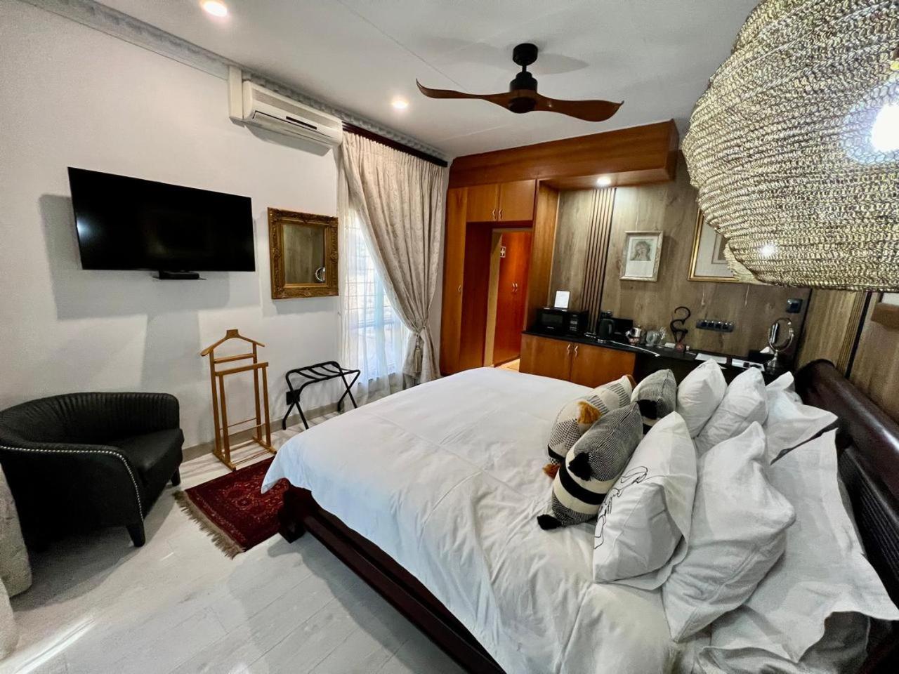 Junior Suite - Photo 1
