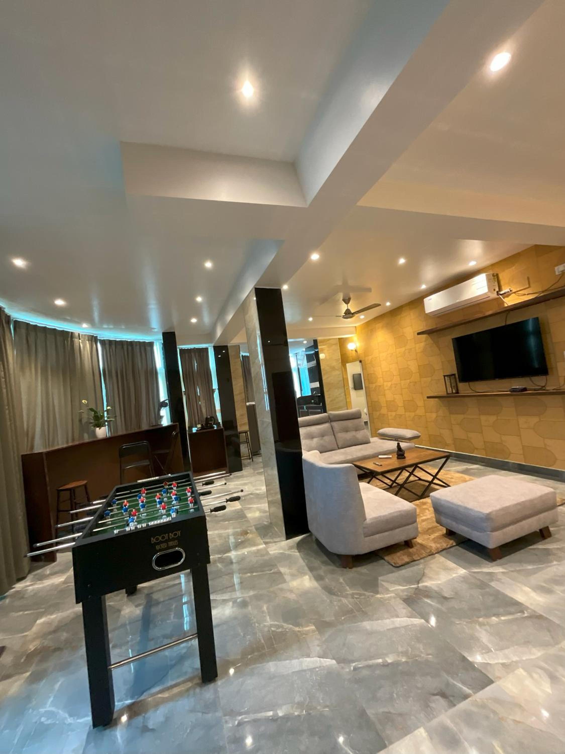 Suite - Photo 16