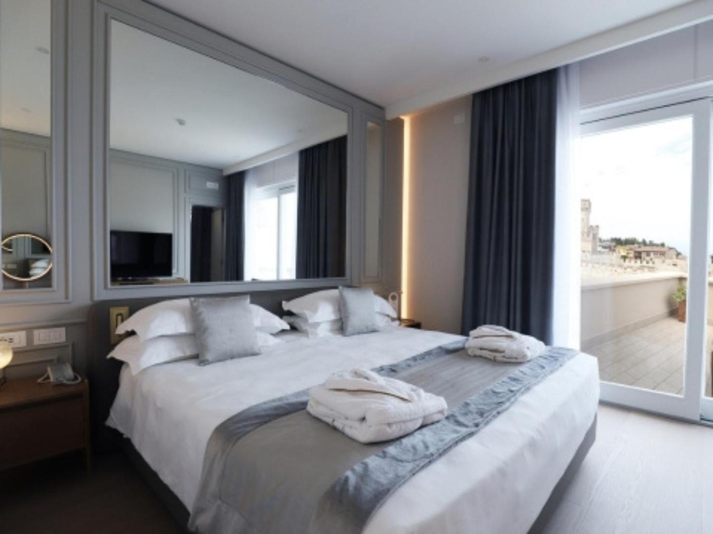 Suite with Lake View - Photo 4