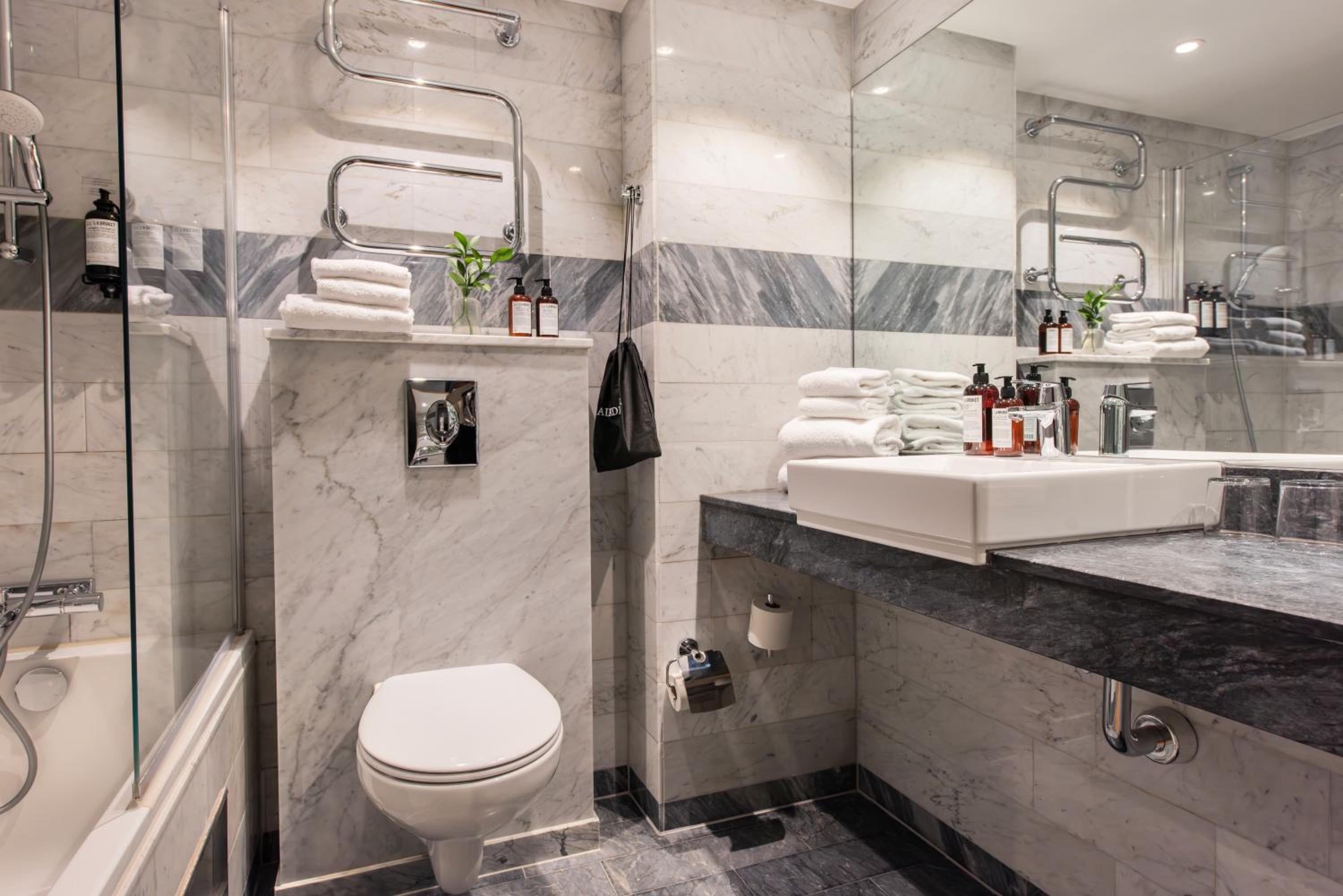 Classic Double or Twin Room - Photo 4