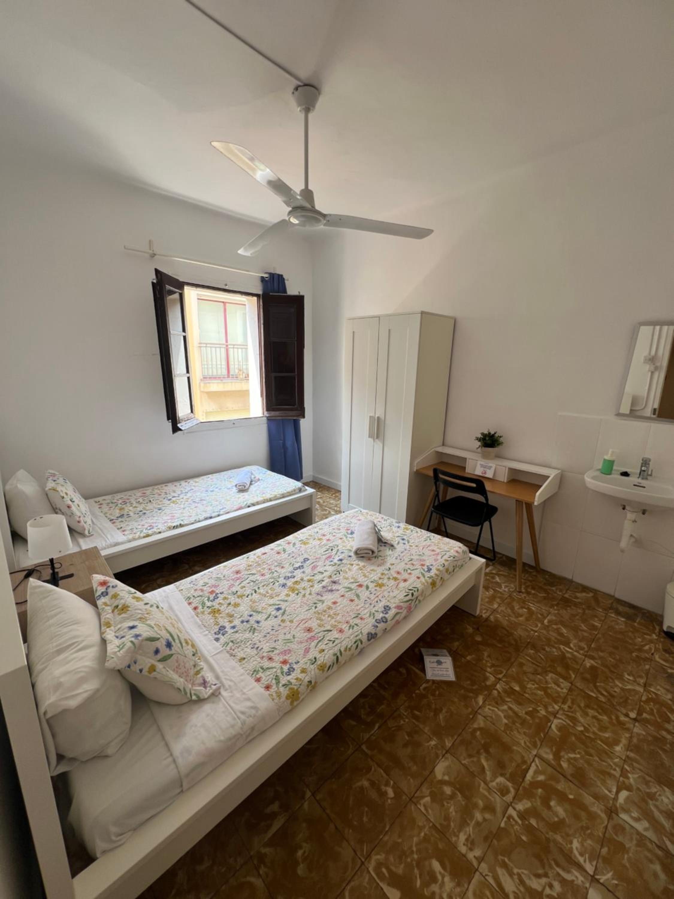 Habitación Doble con Baño Compartido