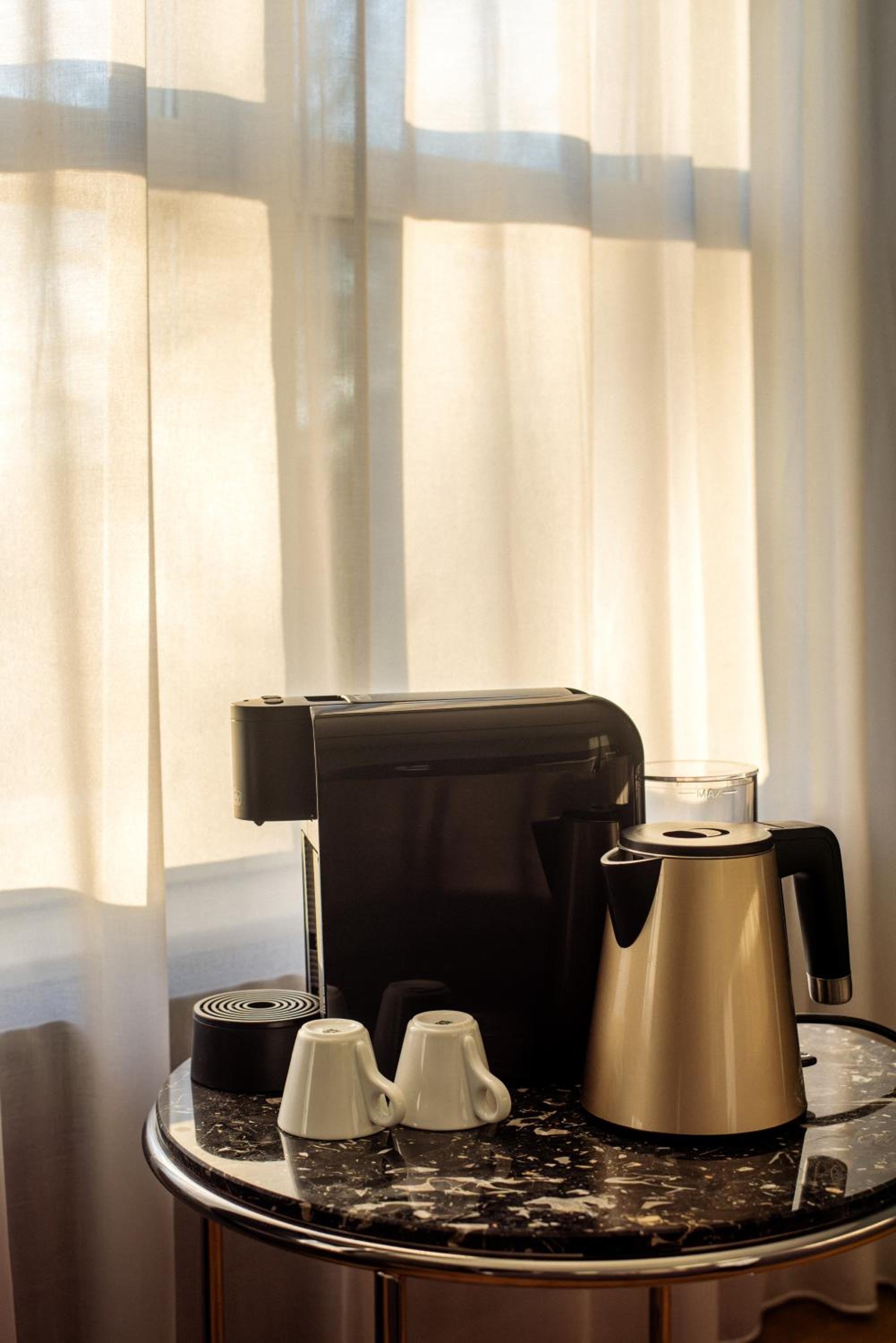 Superior Corner Room - Photo 5