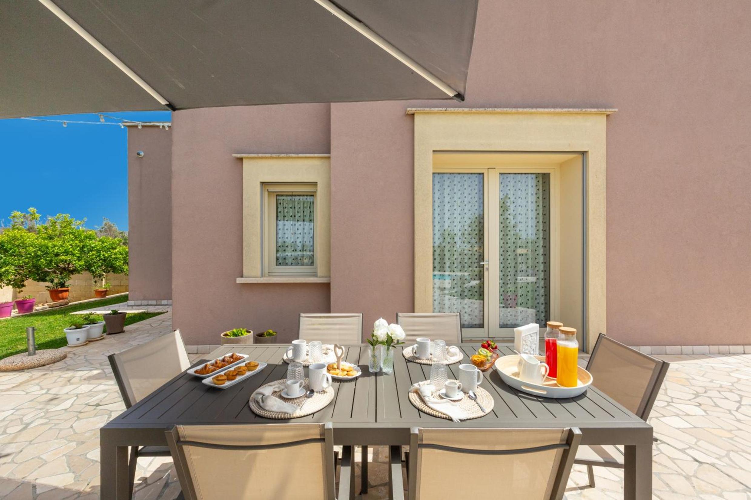 Villa with Private Pool photo 3