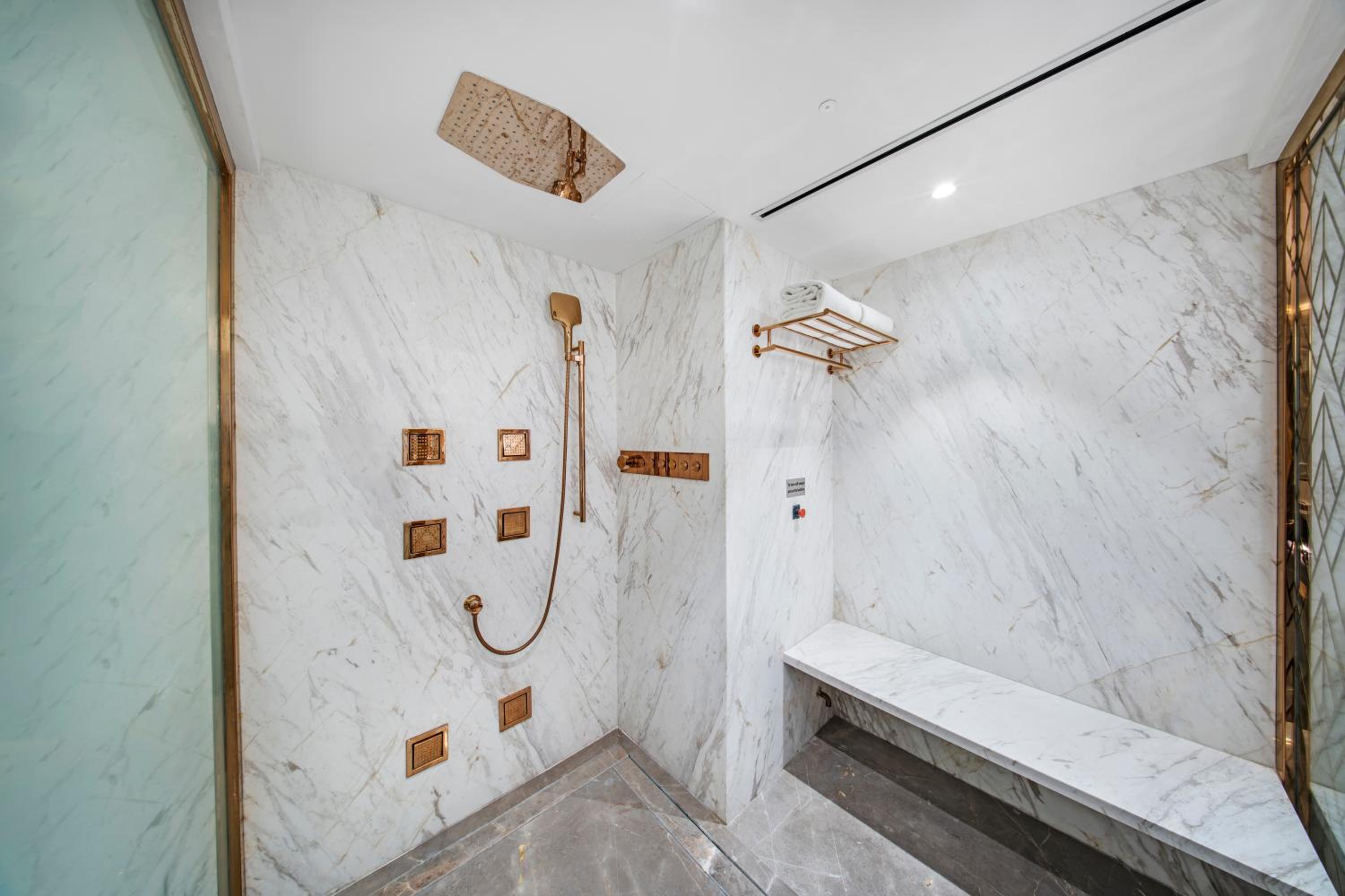 Presidential PentHouse Suite with Airport Transfers and Club Lounge access