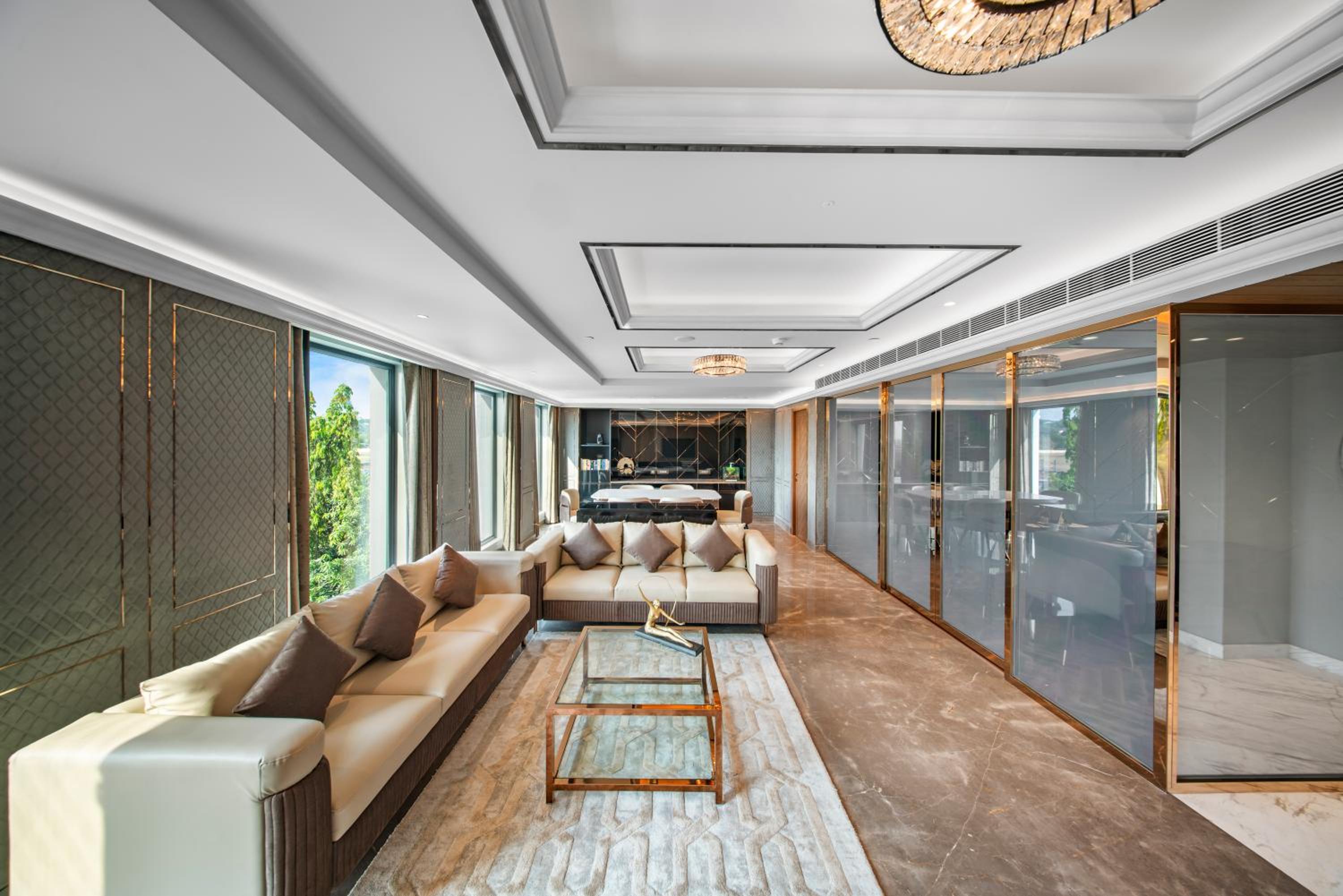 Presidential PentHouse Suite with Airport Transfers and Club Lounge access