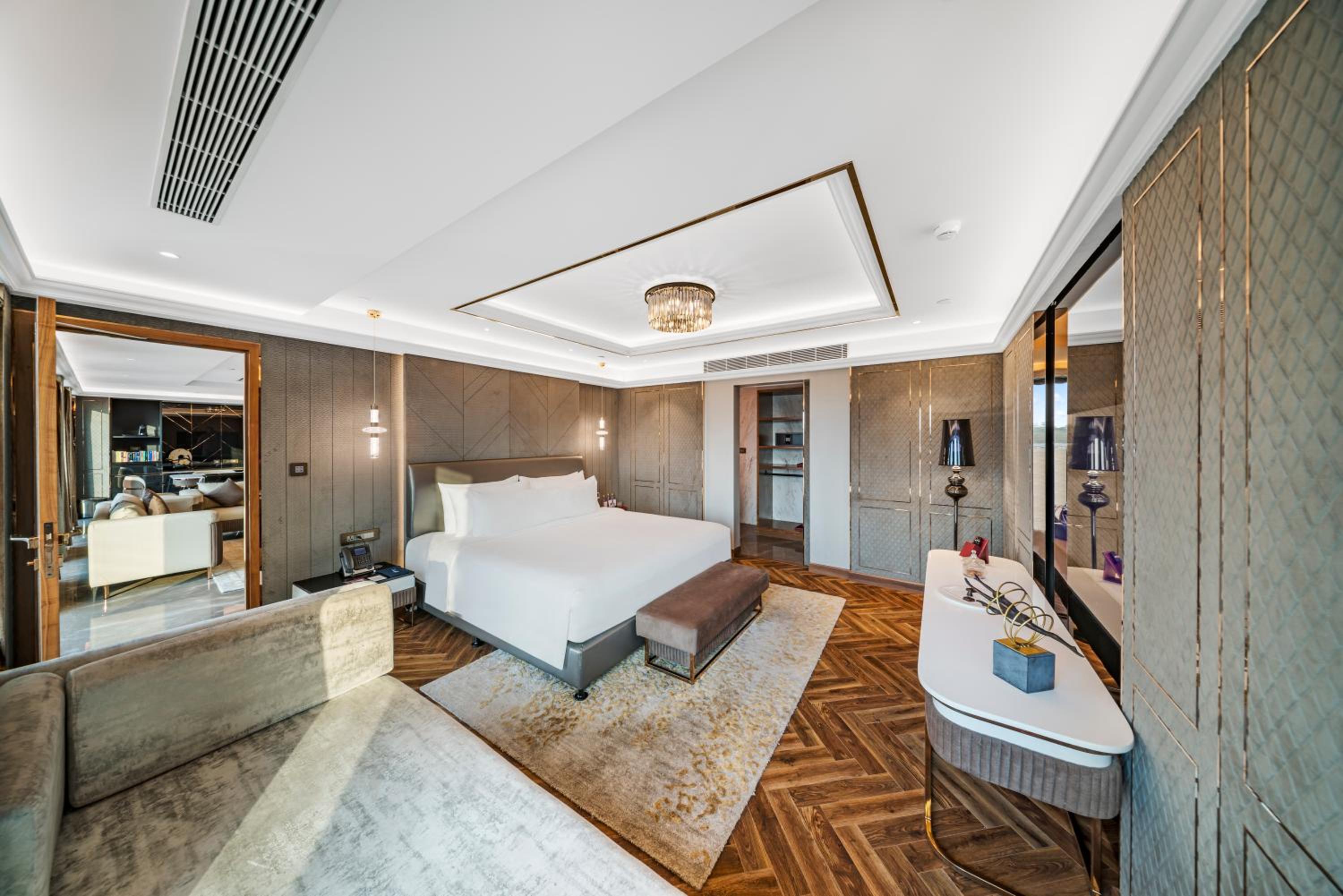 Presidential PentHouse Suite with Airport Transfers and Club Lounge access