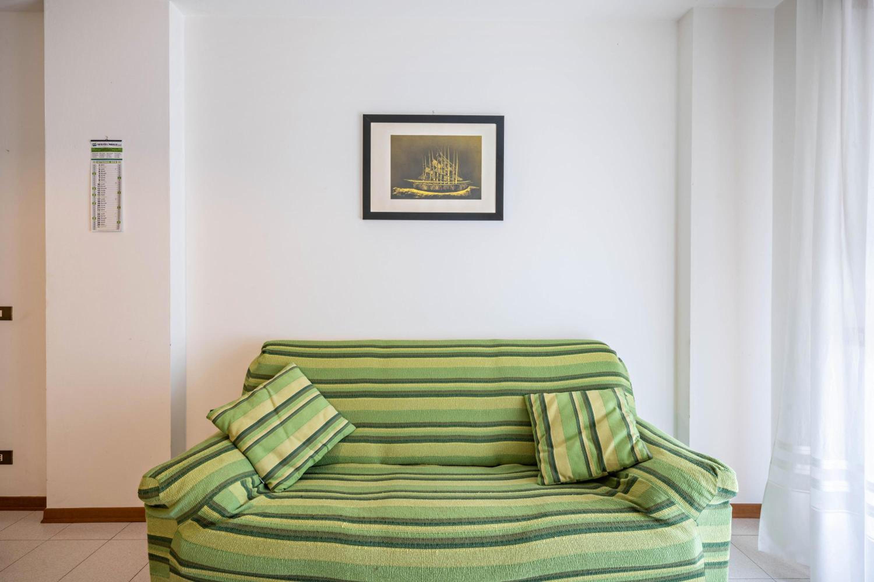 Two-Bedroom Deluxe Apartment with Garden View