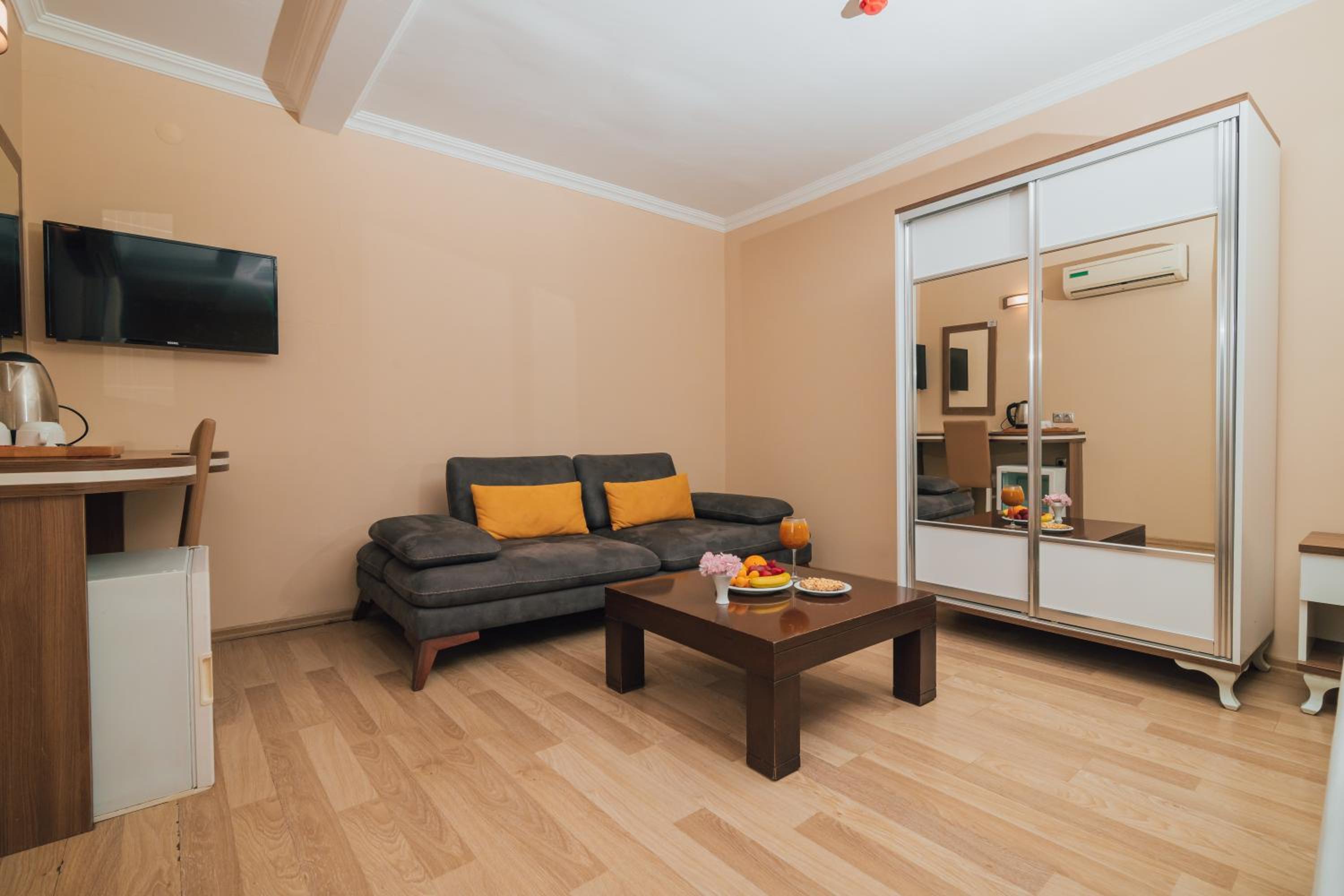Family Room photo 2