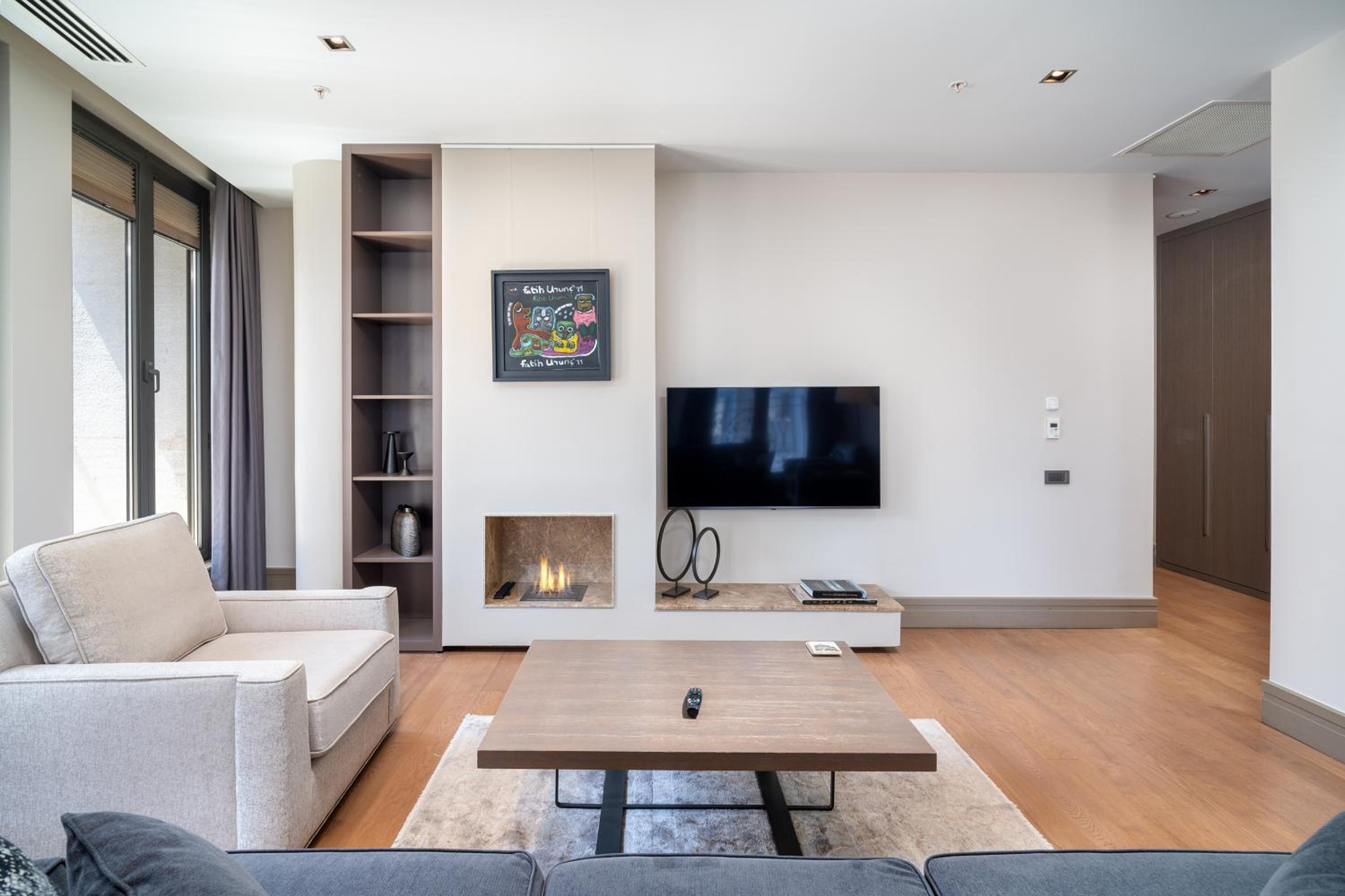 Corner Suite photo 1