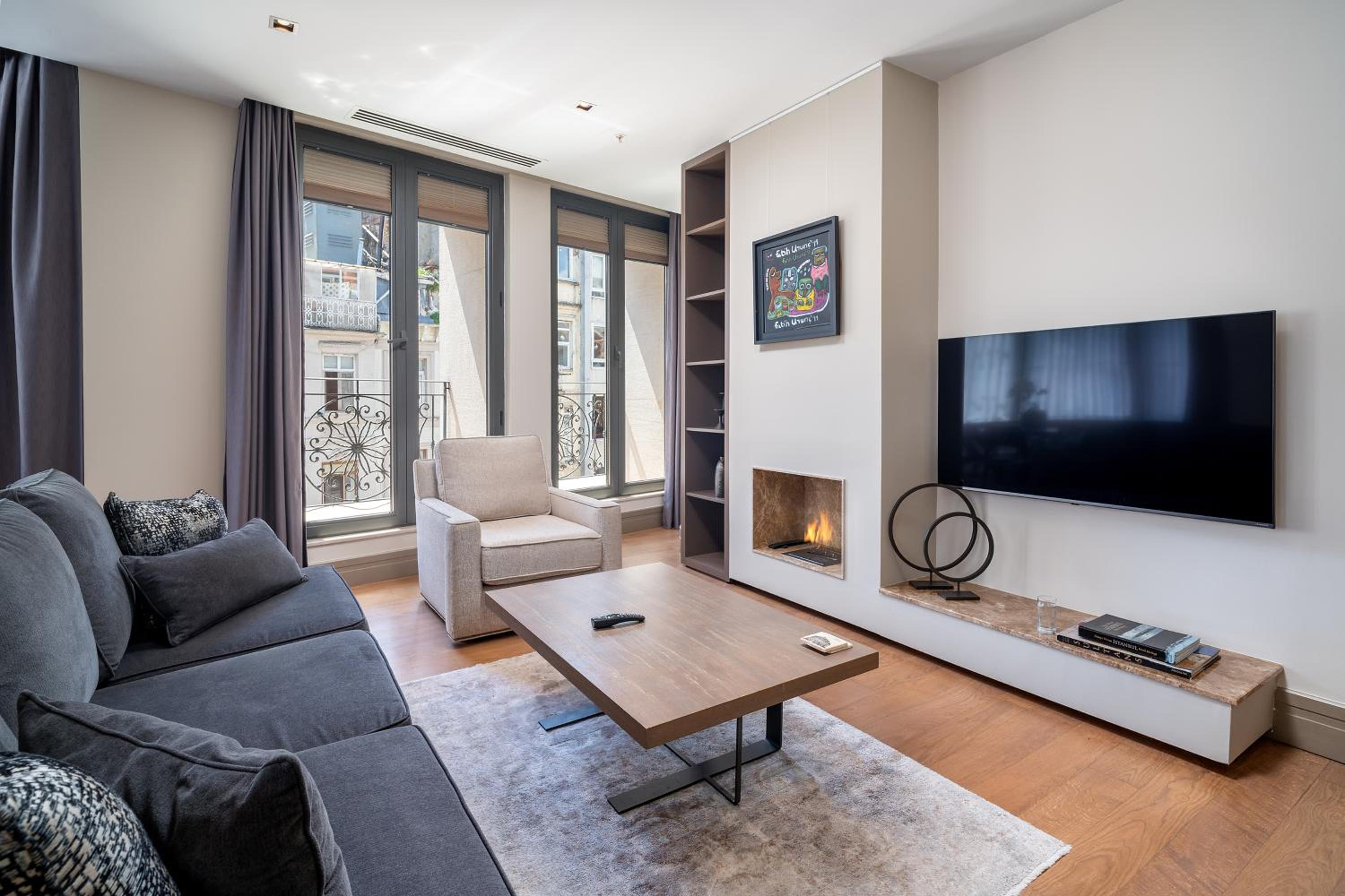 Corner Suite photo 2