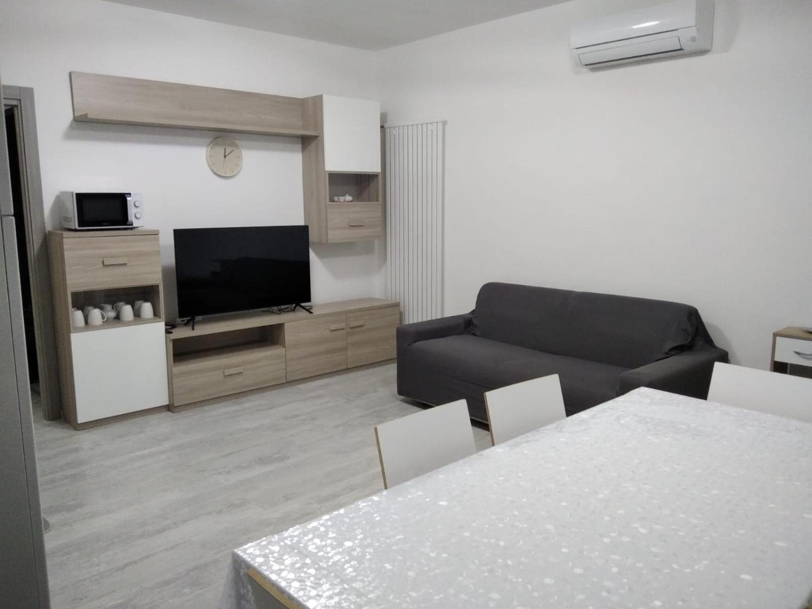 One-Bedroom Apartment photo 2