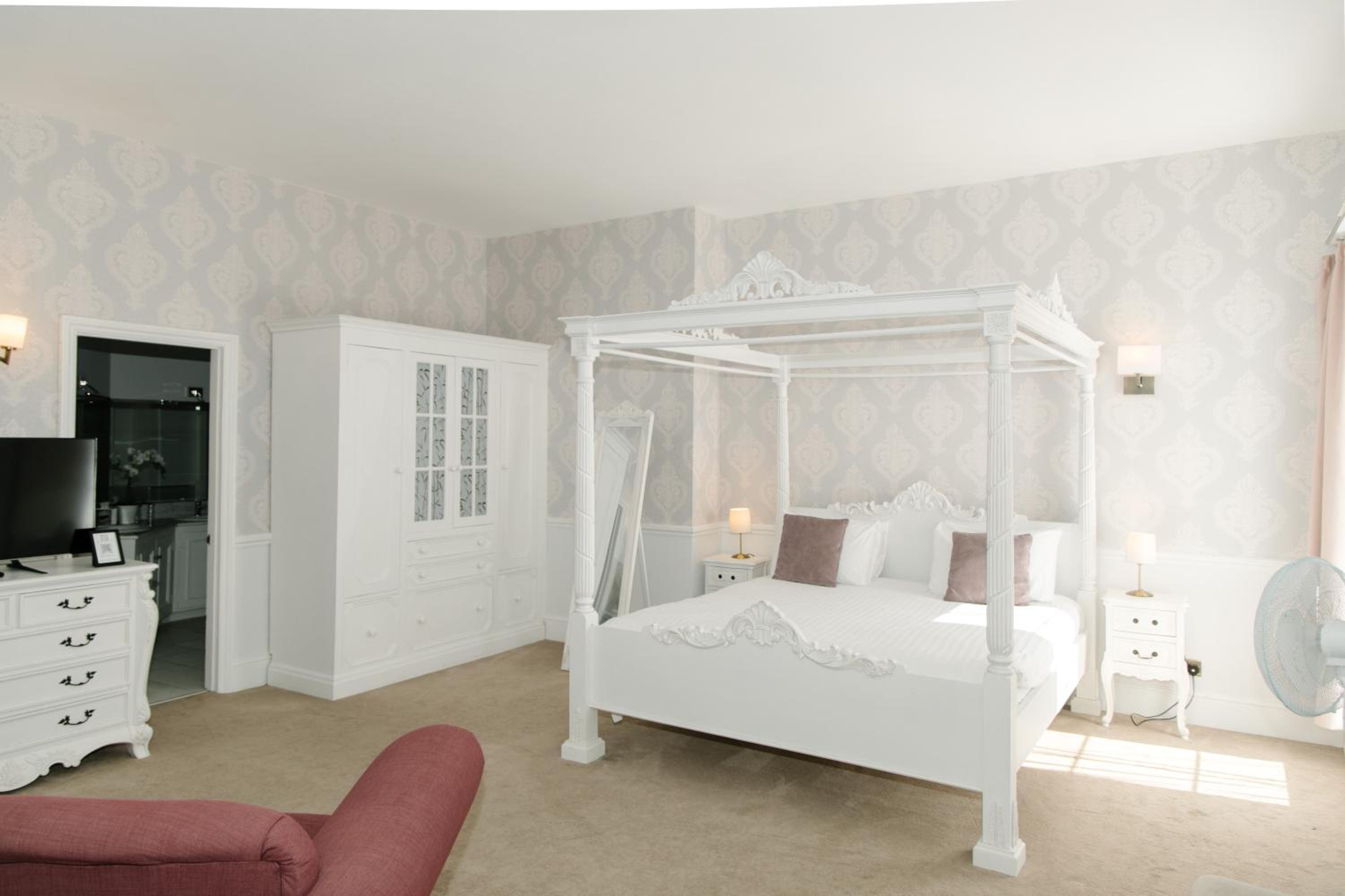 Manor House Four Poster Room