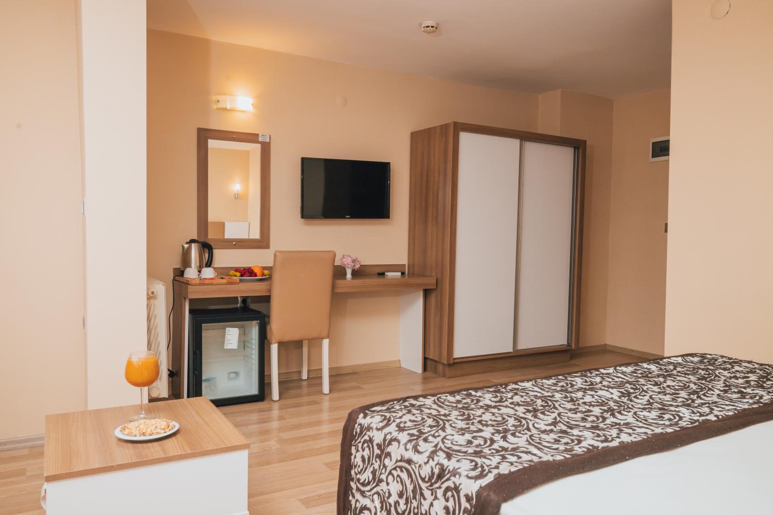 Standard Double Room photo 3