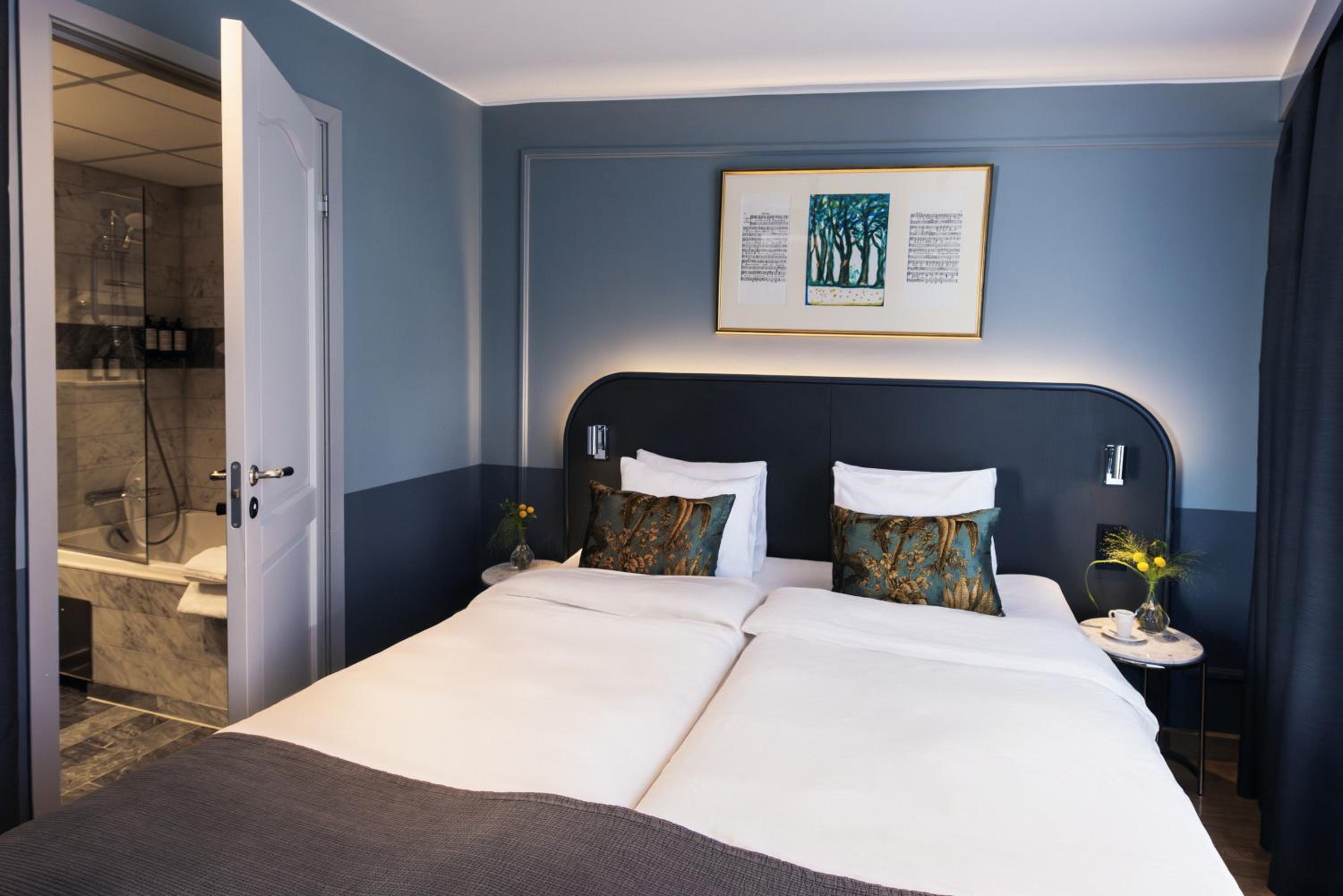 Junior Corner Suite