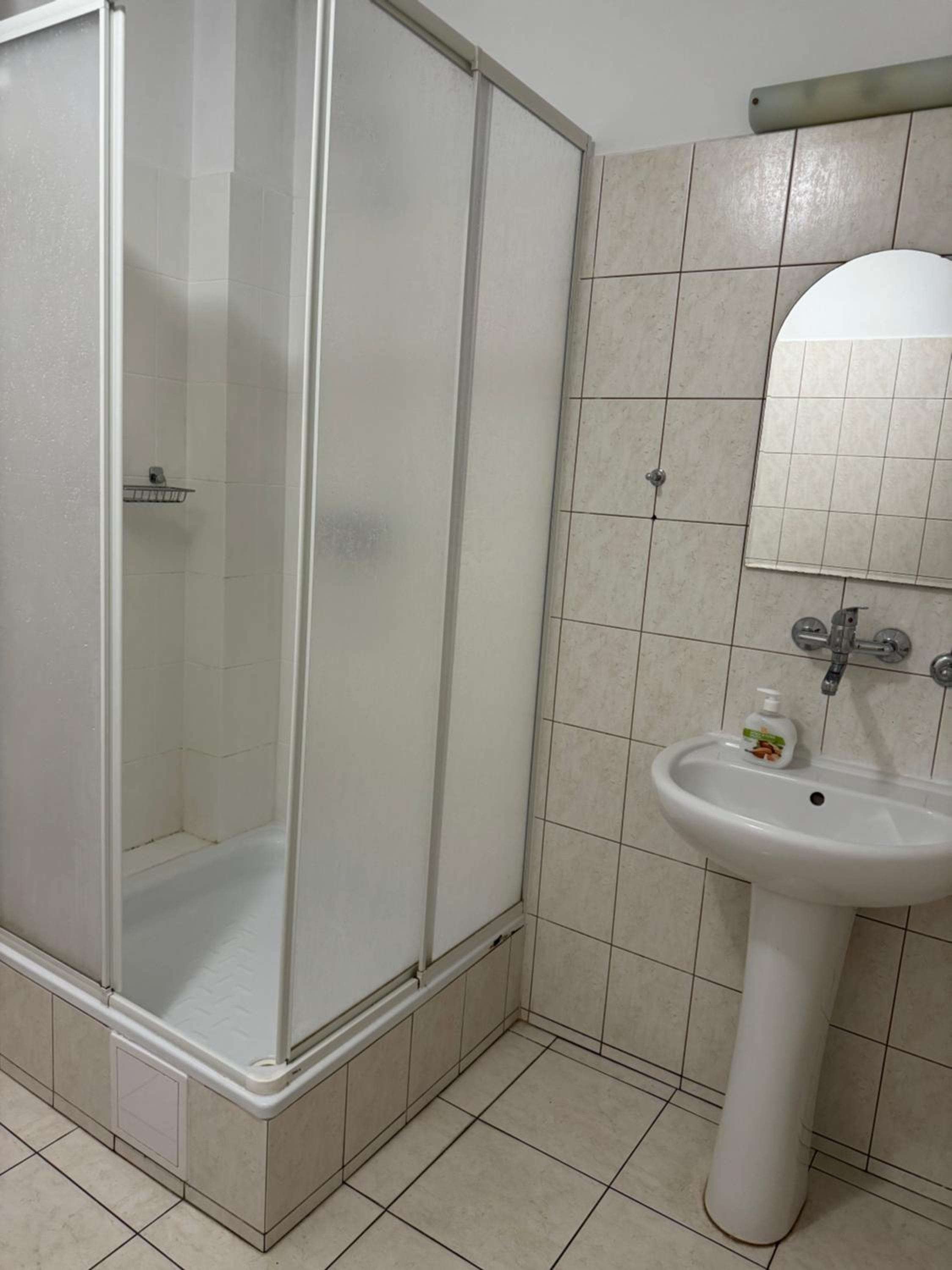 Small Twin Room photo 2