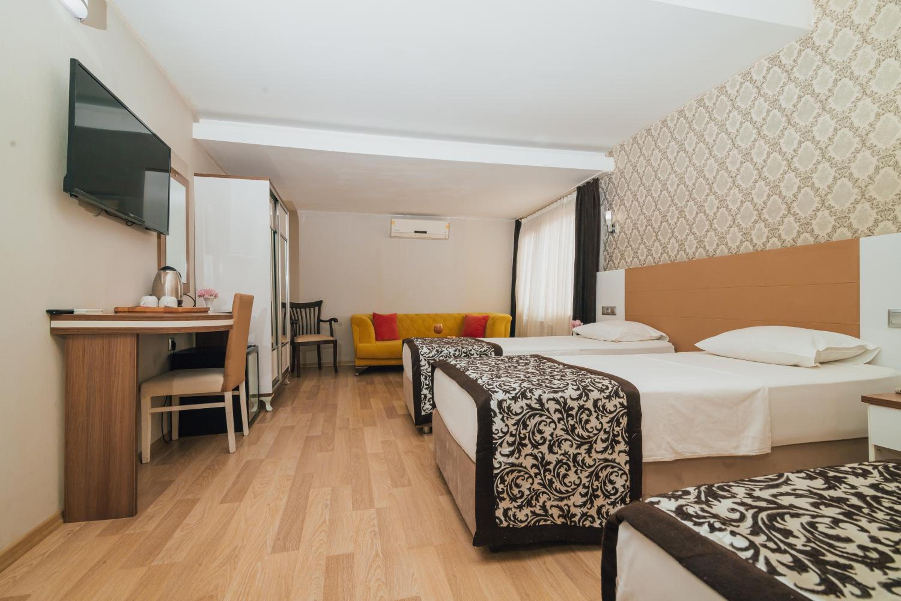 Standard Triple Room photo 3