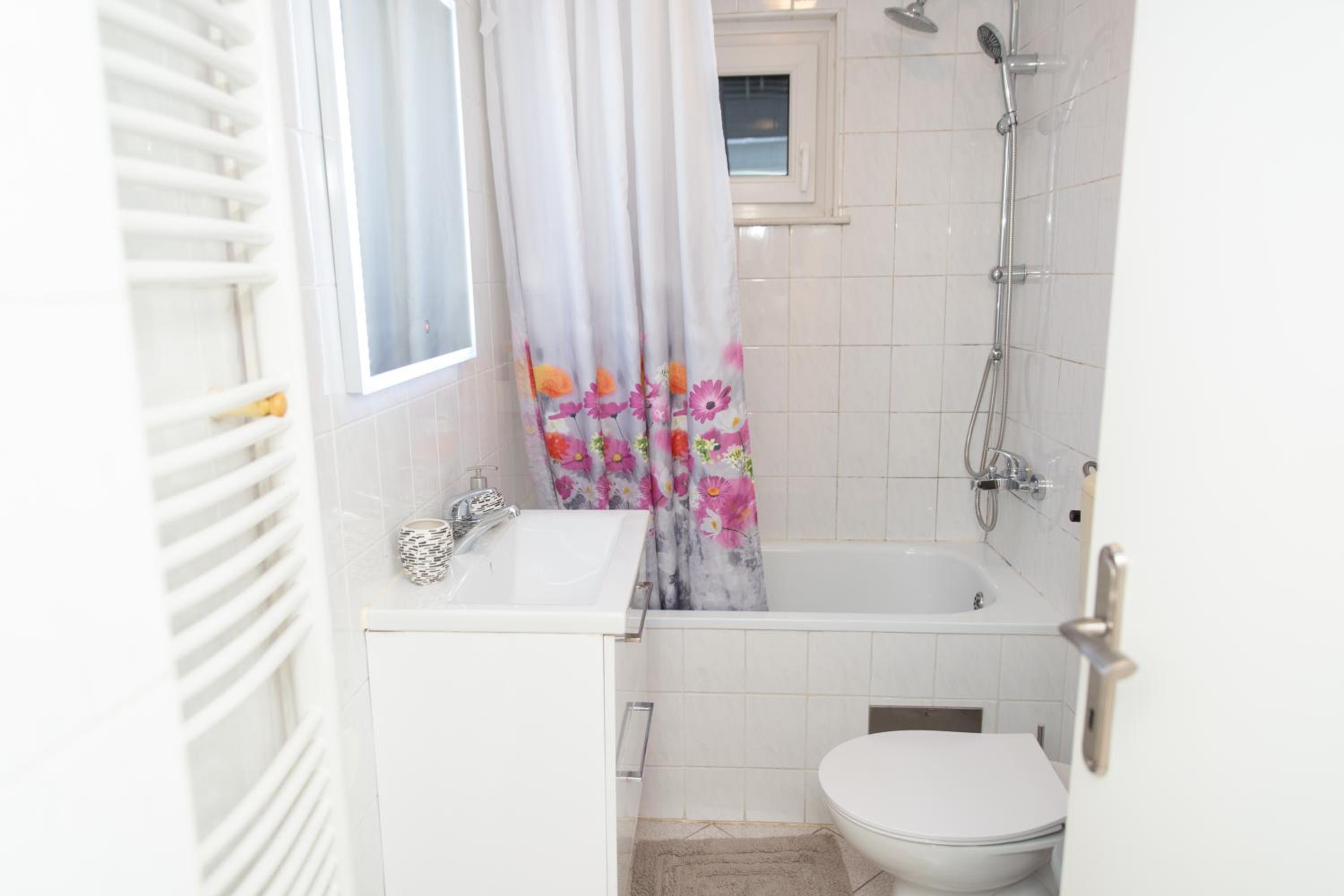 Apartment - Photo 19