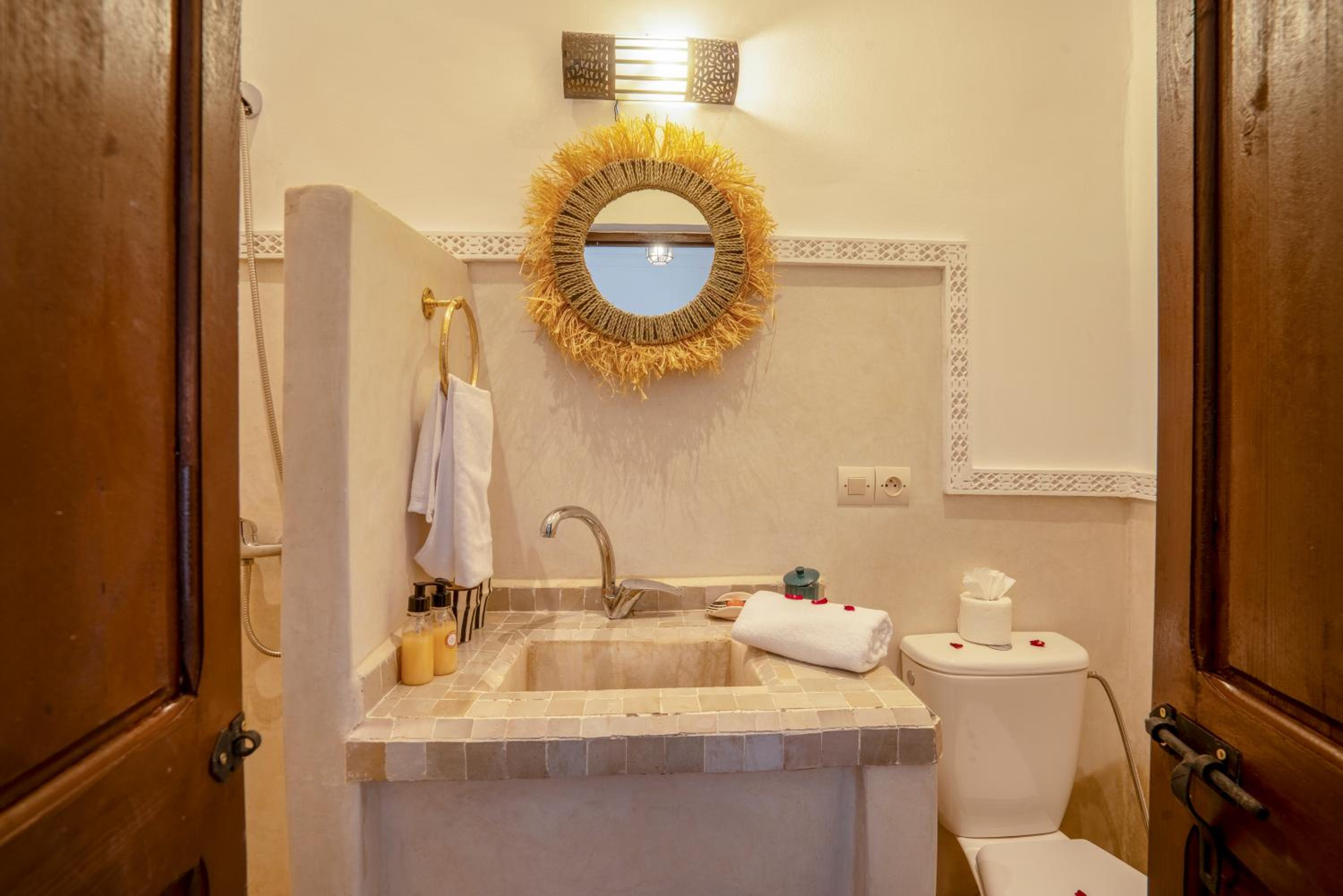 Superior Double Room - Photo 11