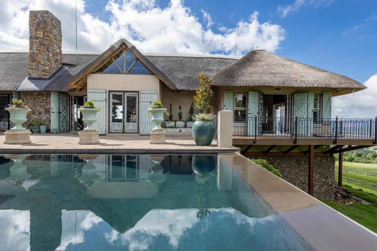 Villa photo 2