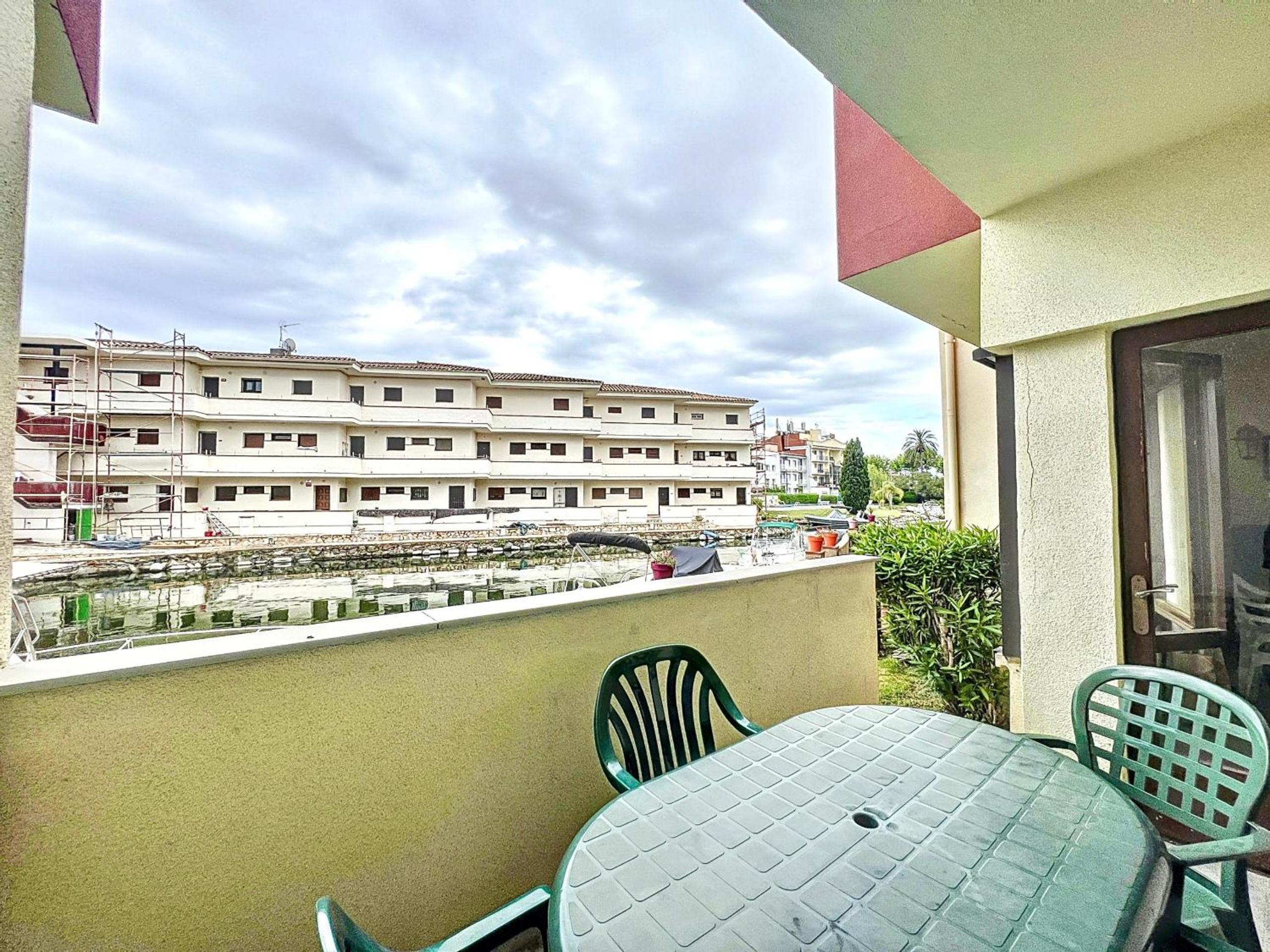 Two-Bedroom Deluxe Apartment With Garden View photo 2