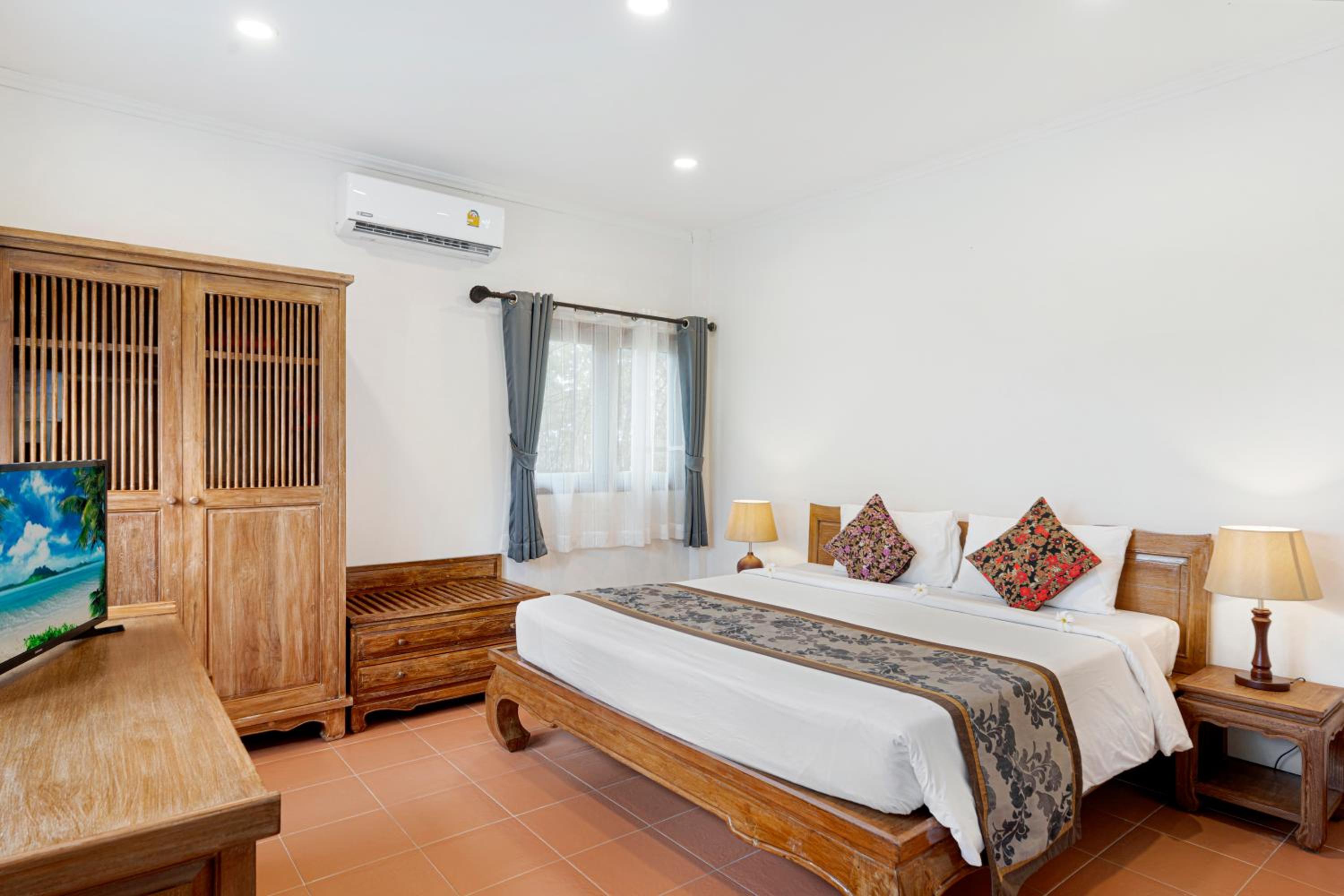 2 Bedrooms Bungalow