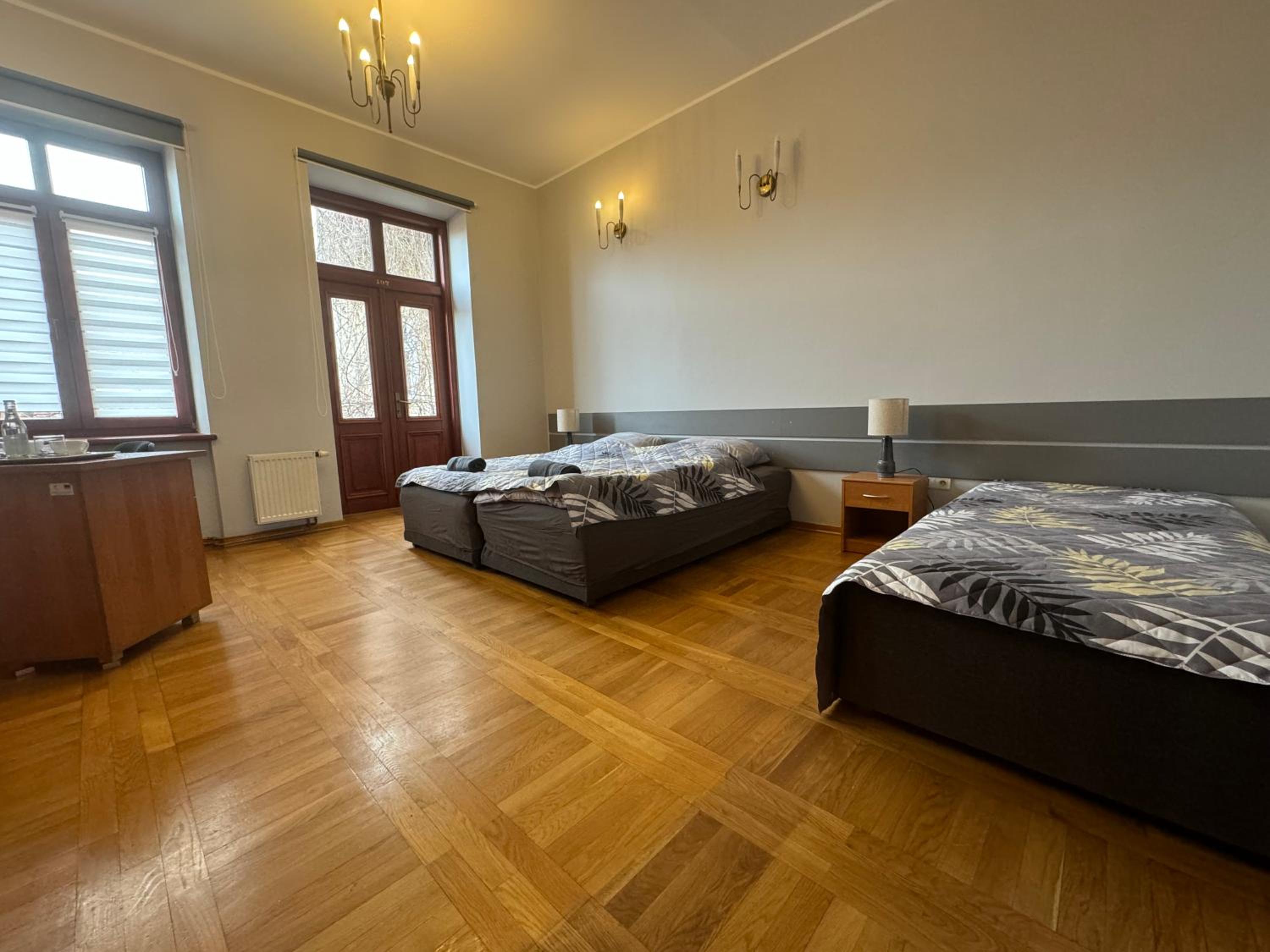 Basic Triple Room with Shared Bathroom photo 2