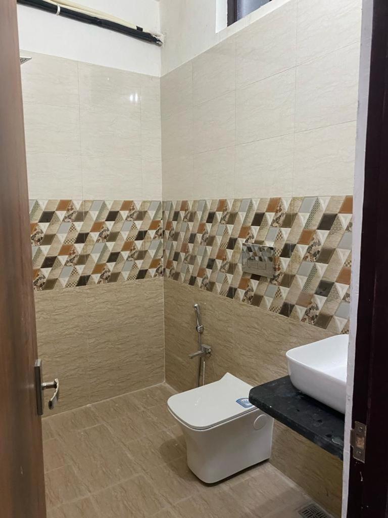 Deluxe Double Room (2 Adults + 1 Child) photo 2