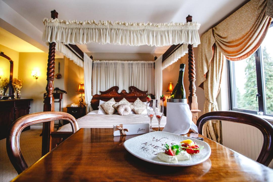 Deluxe King Suite - Photo 3