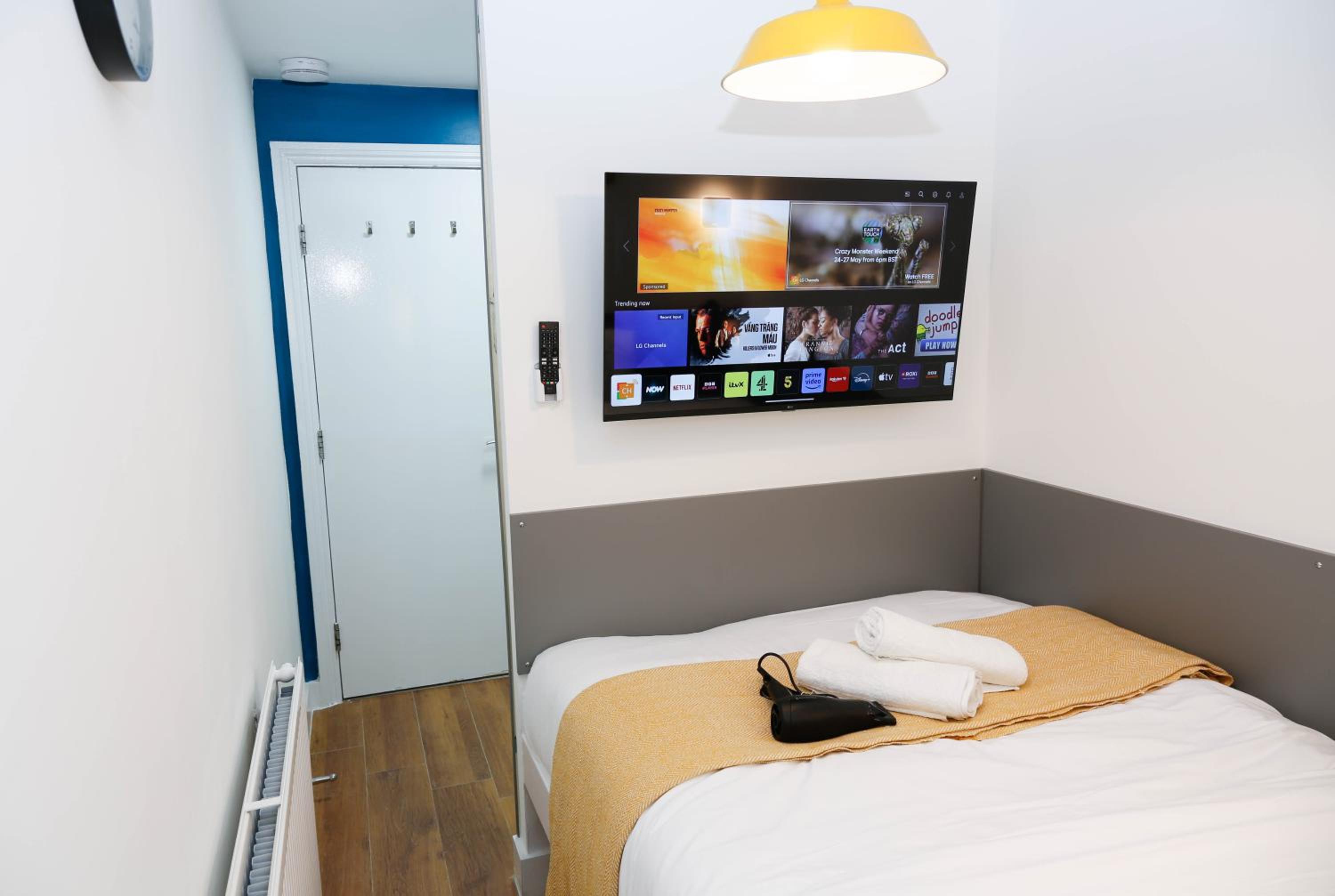 Deluxe Double Room with Balcony photo 2