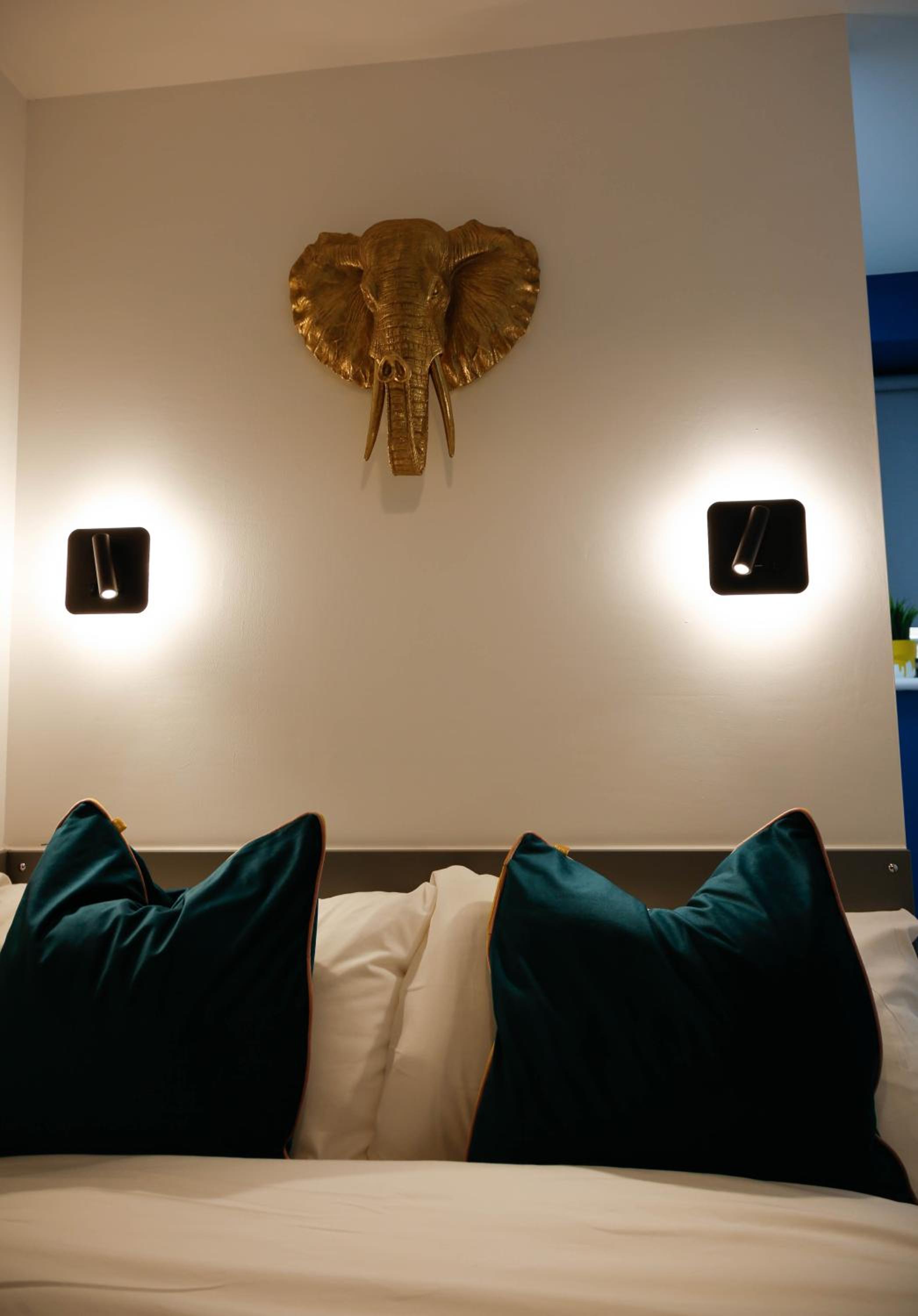Deluxe Double Room with Balcony photo 3