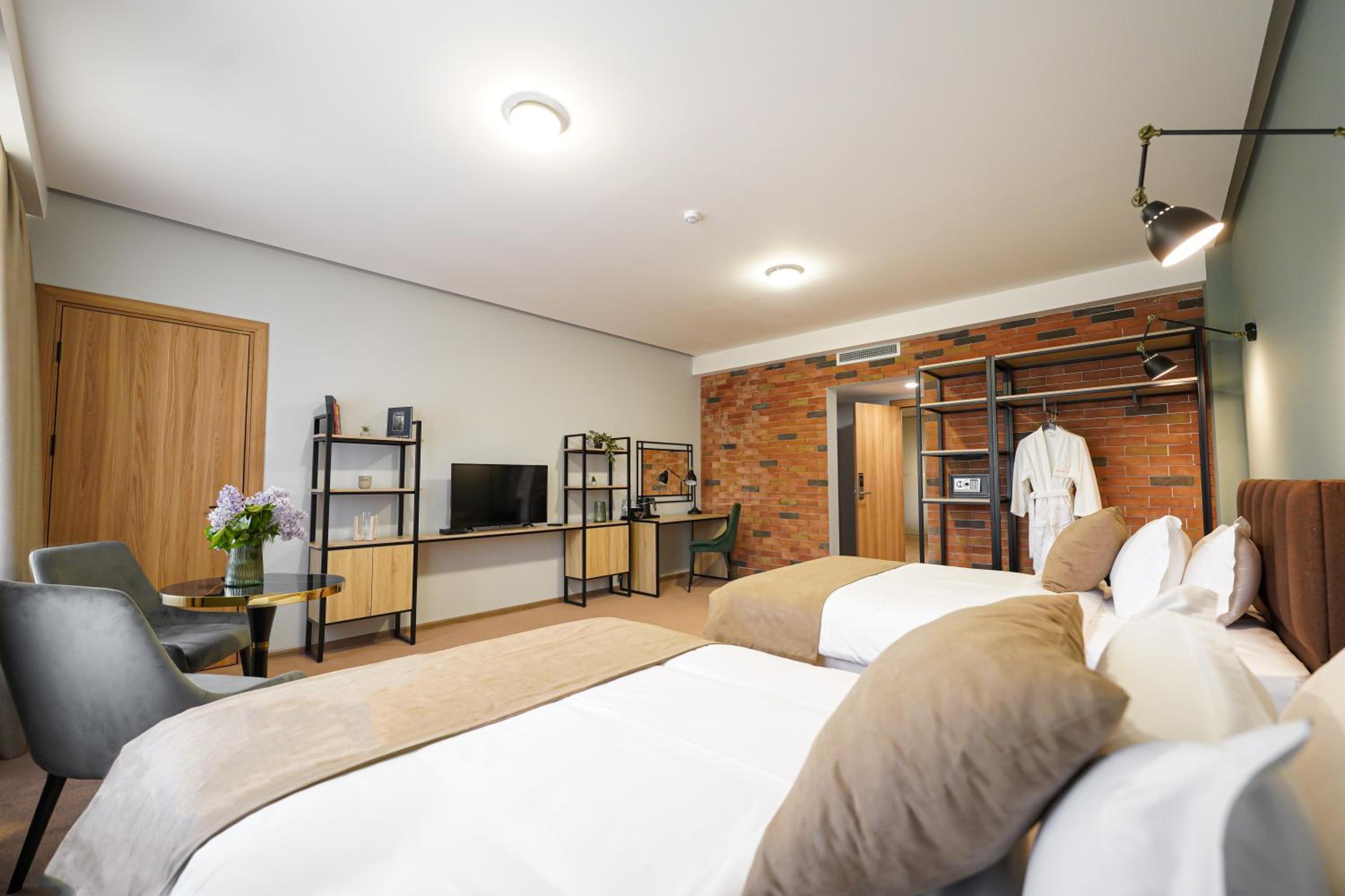 Large Twin Room