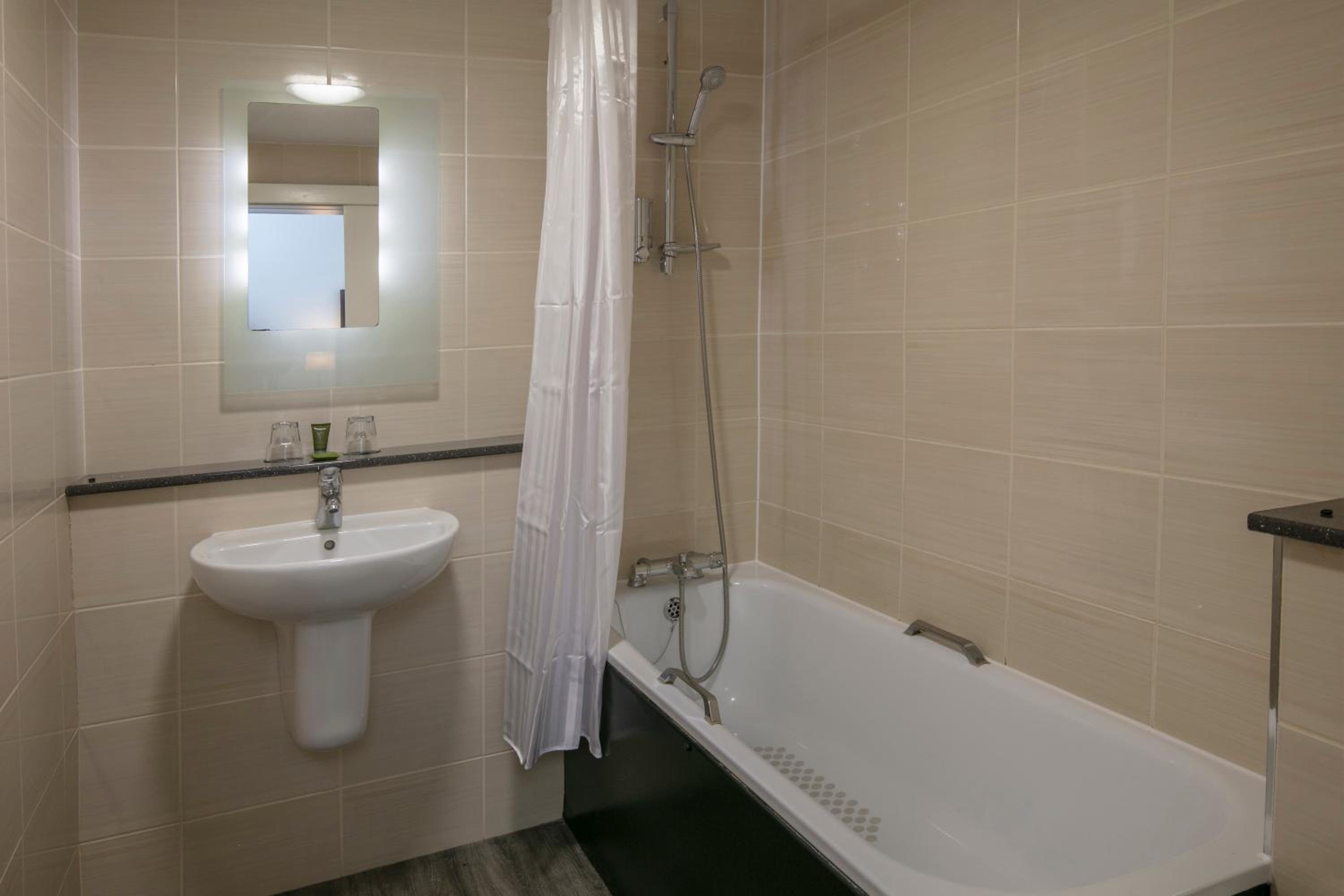 Double Room - Photo 9