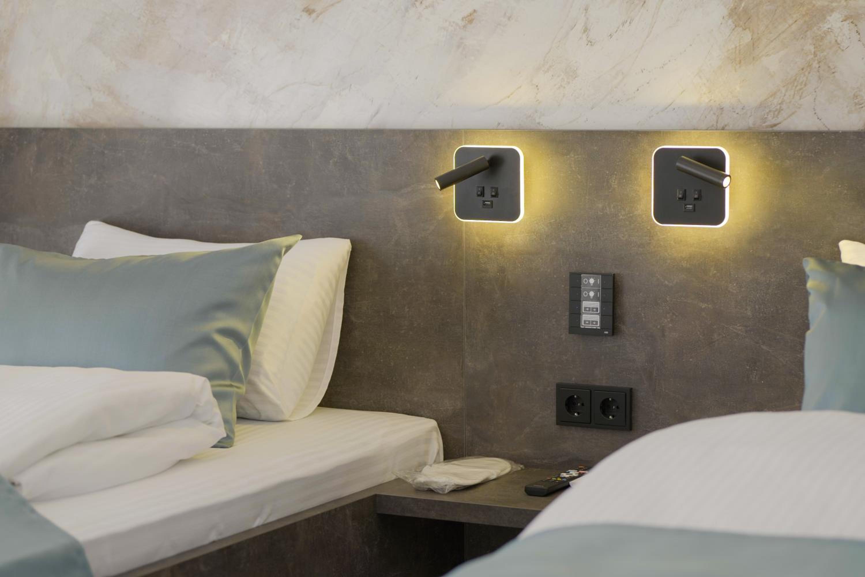 Twin Room with City View photo 3